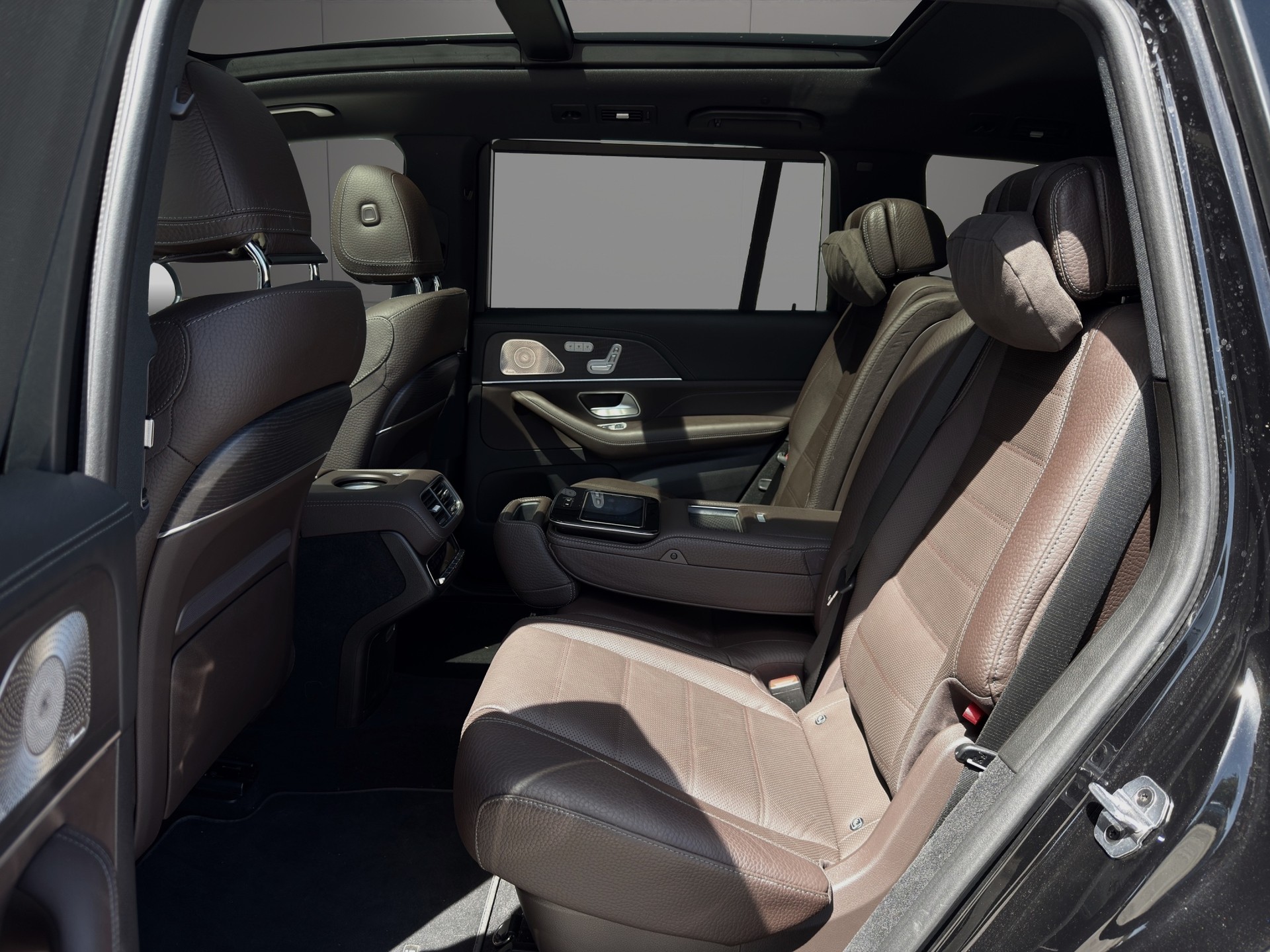 MERCEDES-BENZ GLS 580 4Matic AMG Line 9G-Tronic-image-8