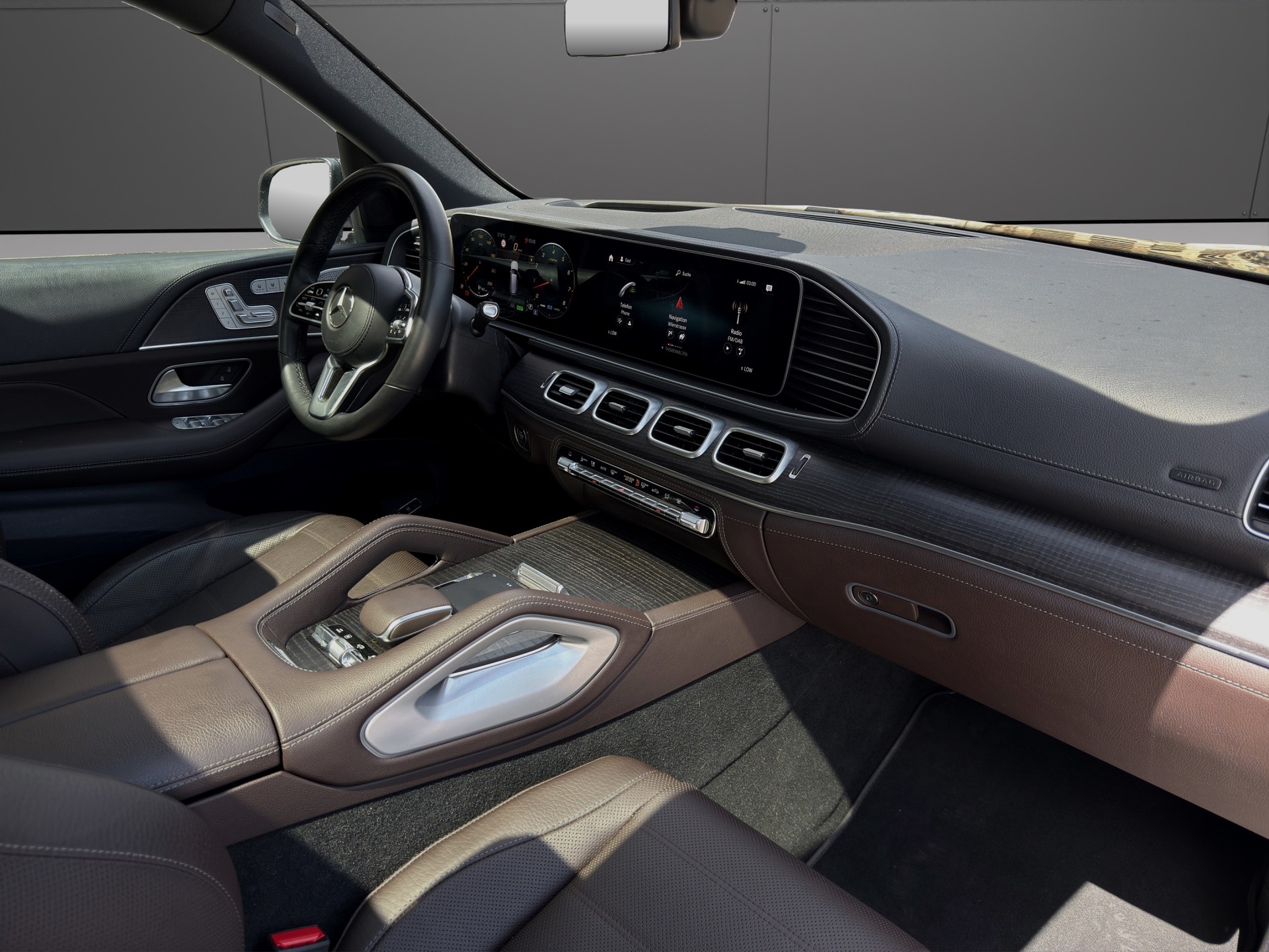 MERCEDES-BENZ GLS 580 4Matic AMG Line 9G-Tronic-image-15
