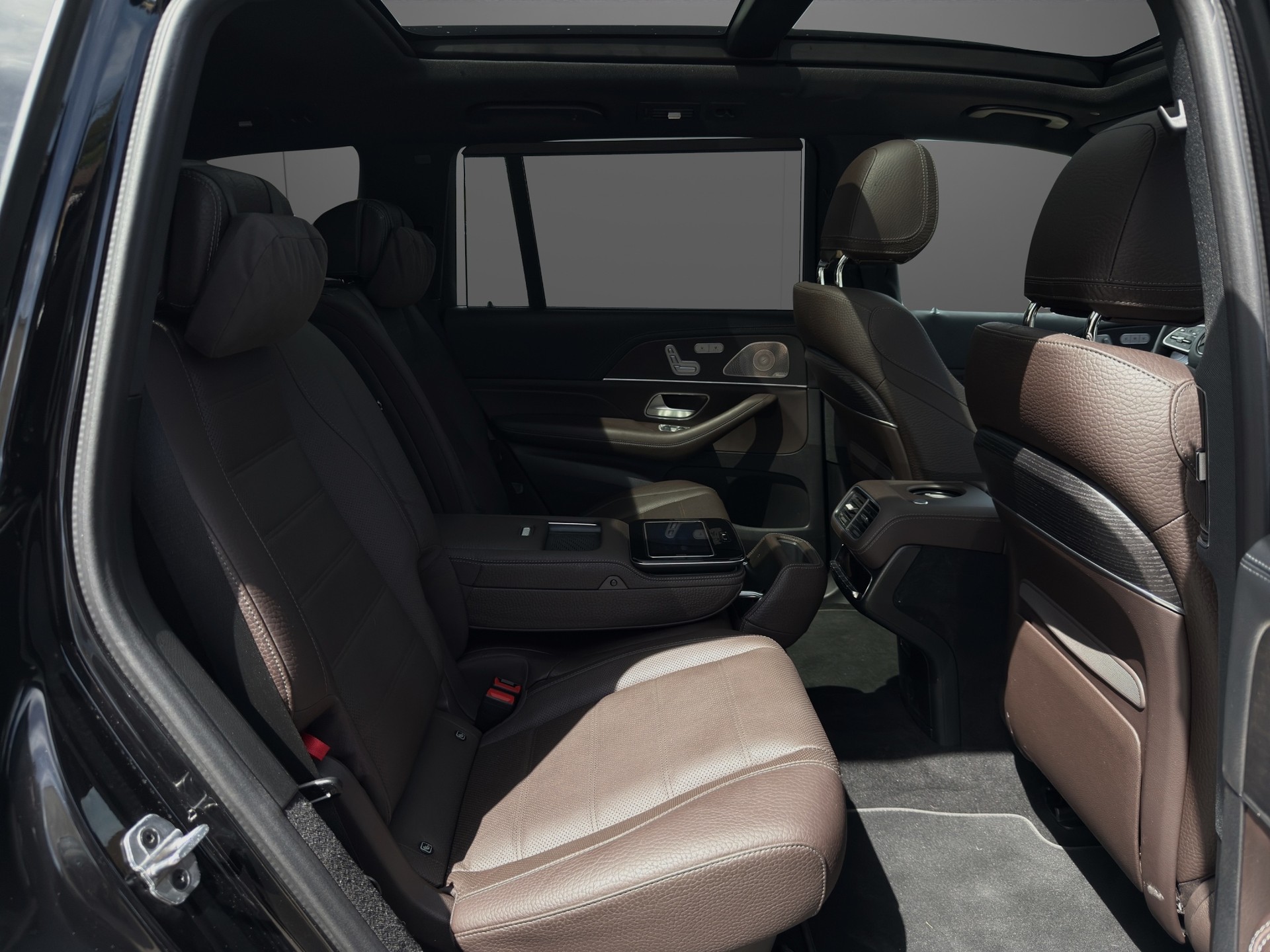 MERCEDES-BENZ GLS 580 4Matic AMG Line 9G-Tronic-image-13