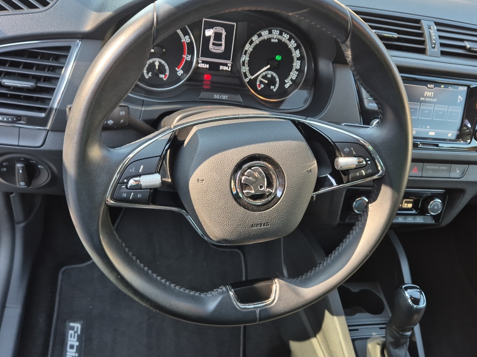 SKODA Fabia 1.0 TSI Ambition DSG-image-10