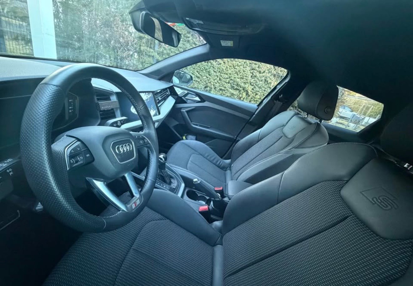 AUDI 1.0 30 TFSI Attraction-image-4