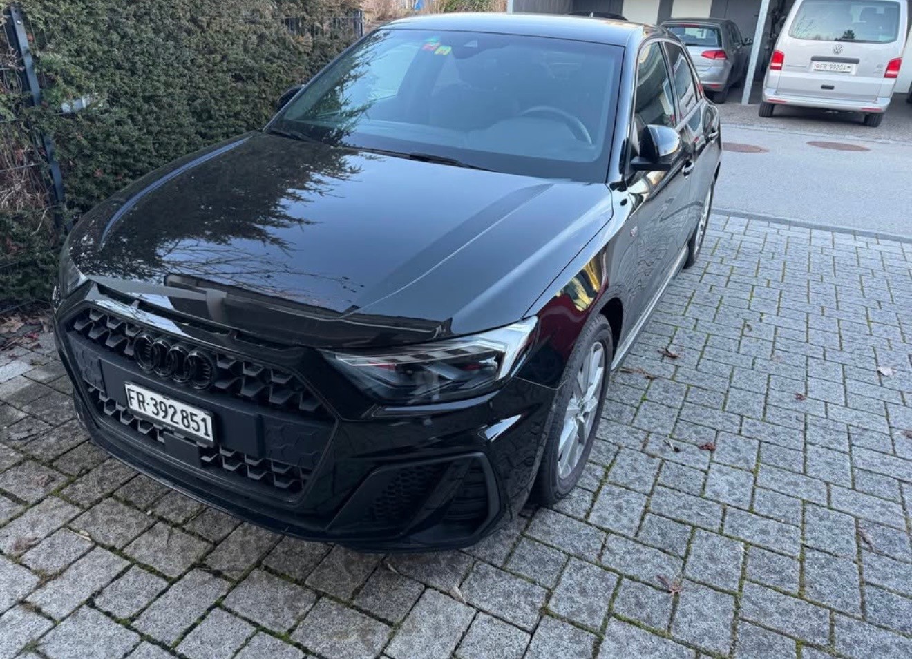 AUDI 1.0 30 TFSI Attraction-image-1