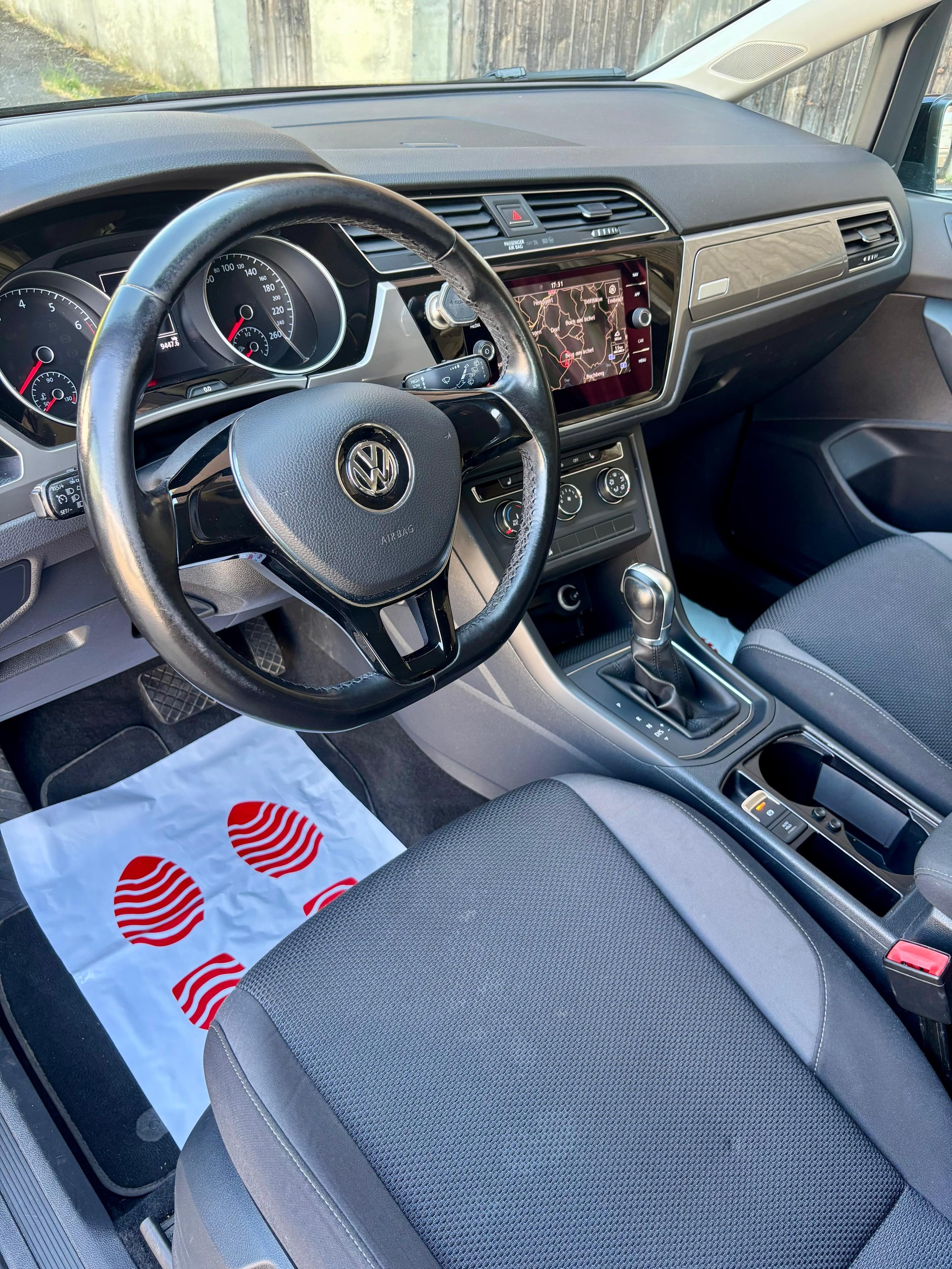 VW Touran 1.4 TSI BlueMotion / DSG/ 7-Plätzer-image-6
