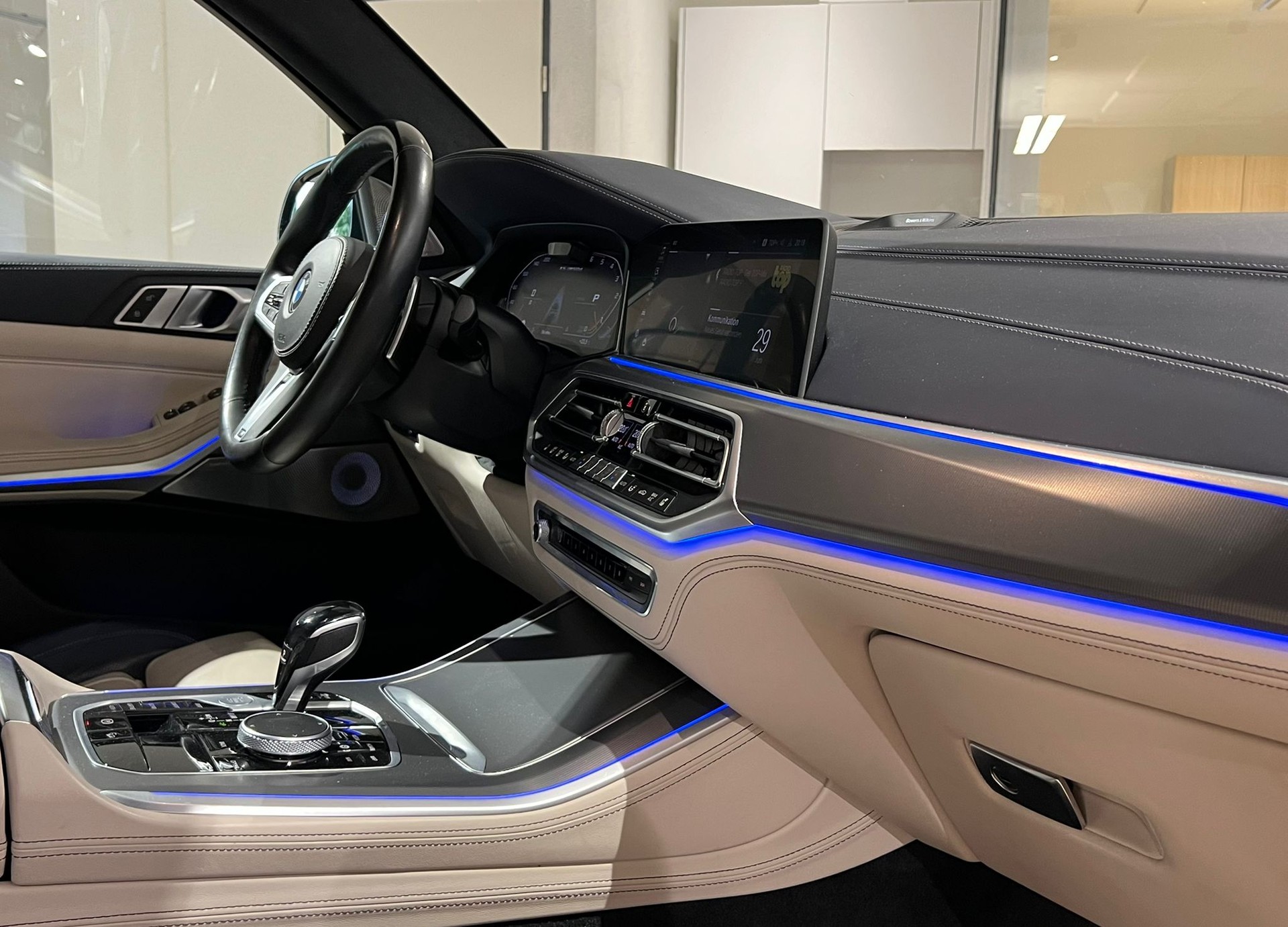 BMW X5 xDrive M50d Steptronic *Schweizer Fahrzeug*-image-14