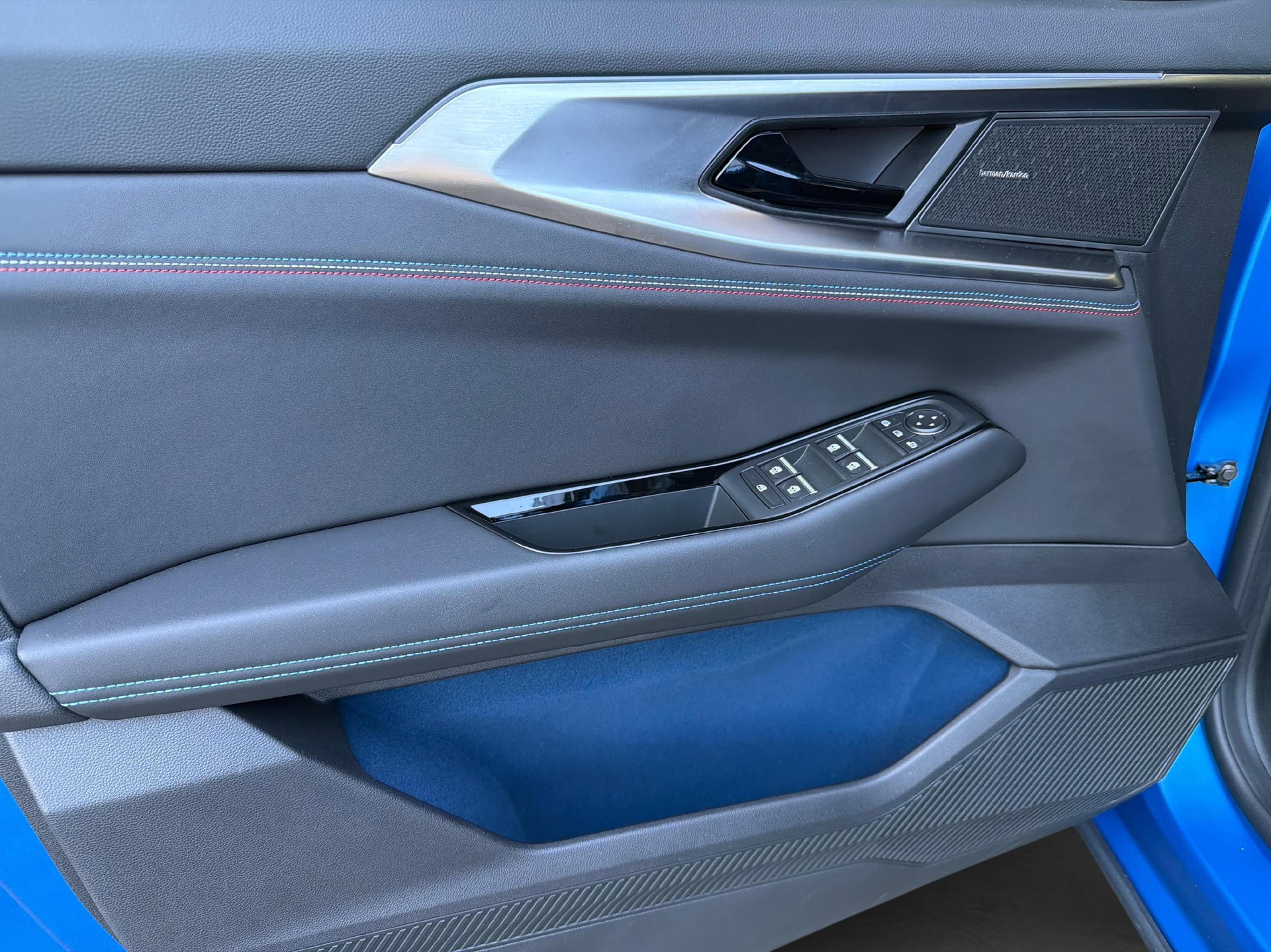 RENAULT Rafale 1.2 E-Tech Plug-in Atelier Alpine-image-12