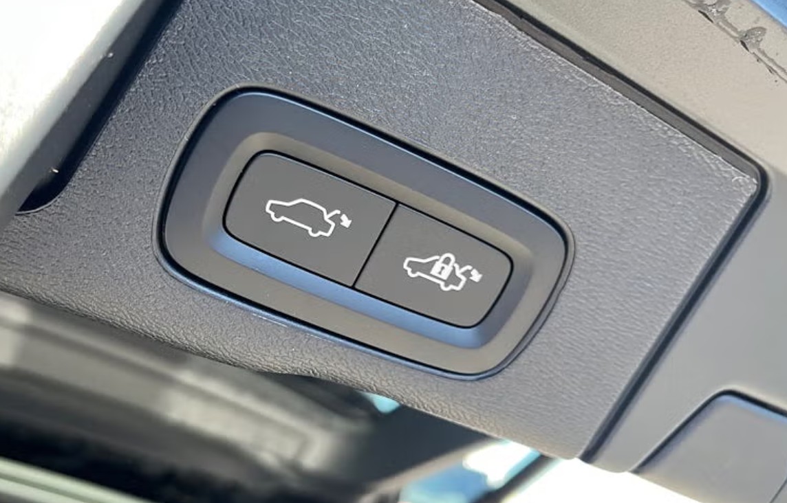 VOLVO XC60 T6 eAWD PluginHybrid Plus Dark Geartronic-image-16