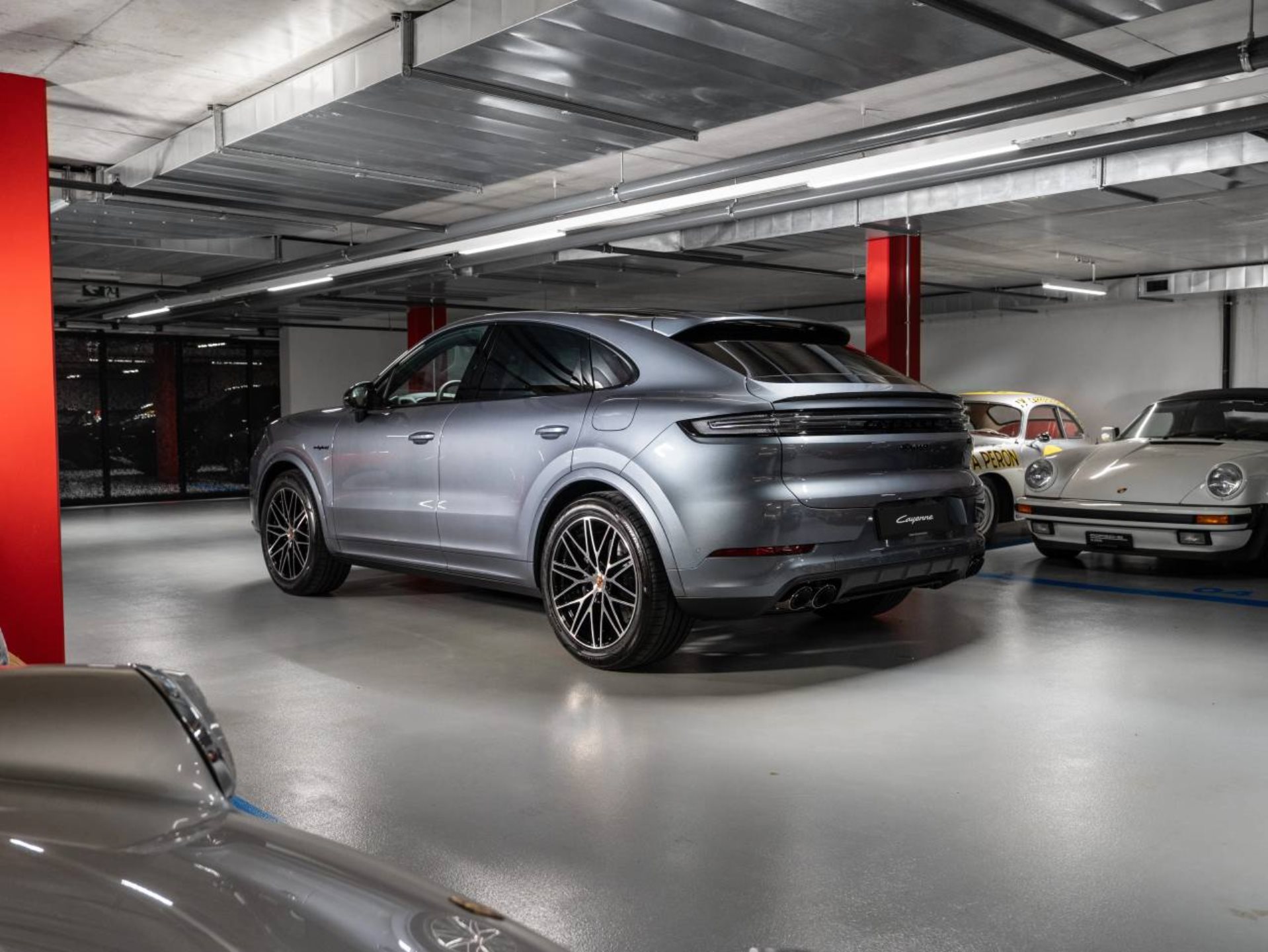 PORSCHE Cayenne E-Hybrid Coupé Black Edition-image-2