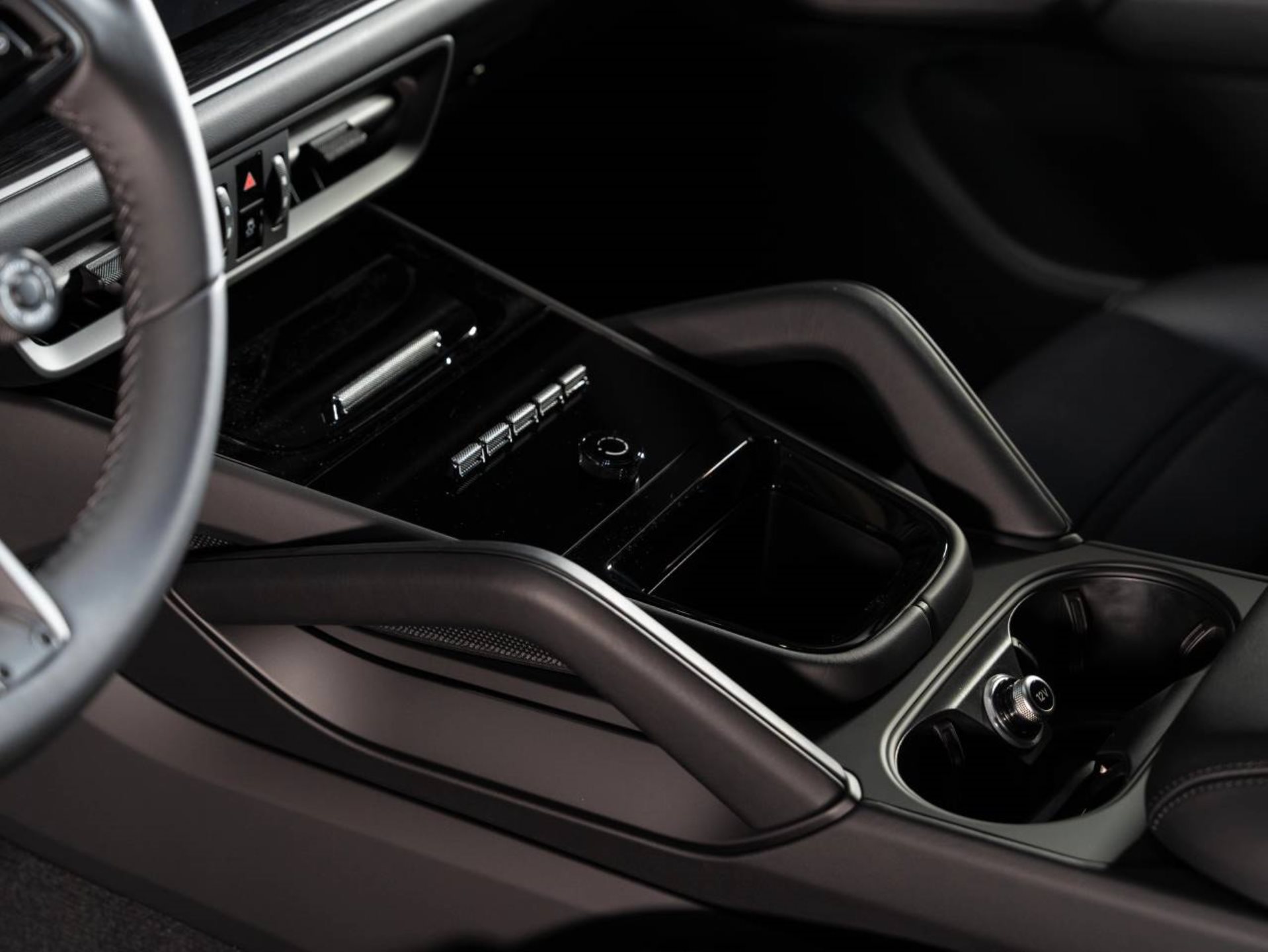 PORSCHE Cayenne E-Hybrid Coupé Black Edition-image-13