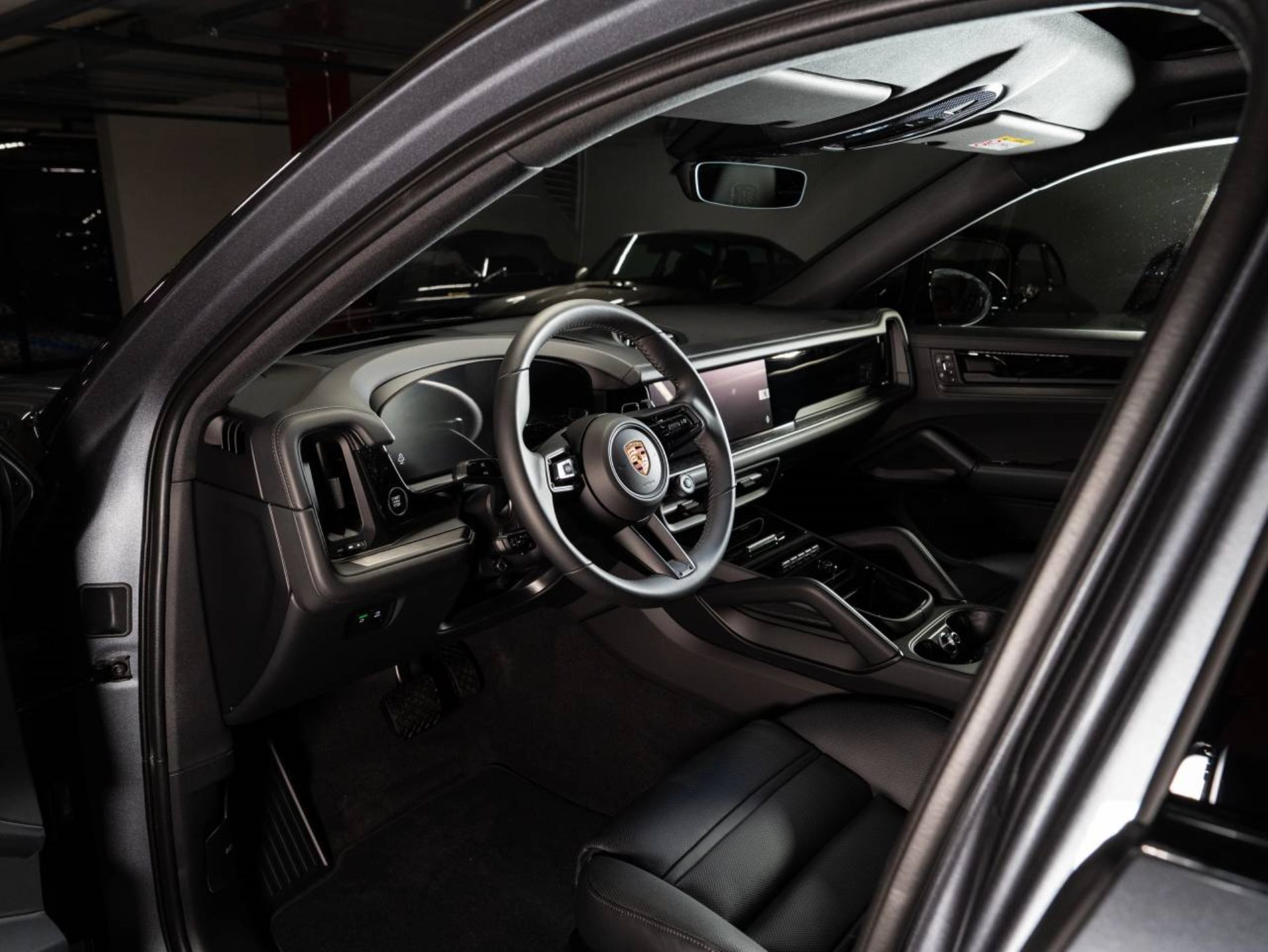 PORSCHE Cayenne E-Hybrid Coupé Black Edition-image-3