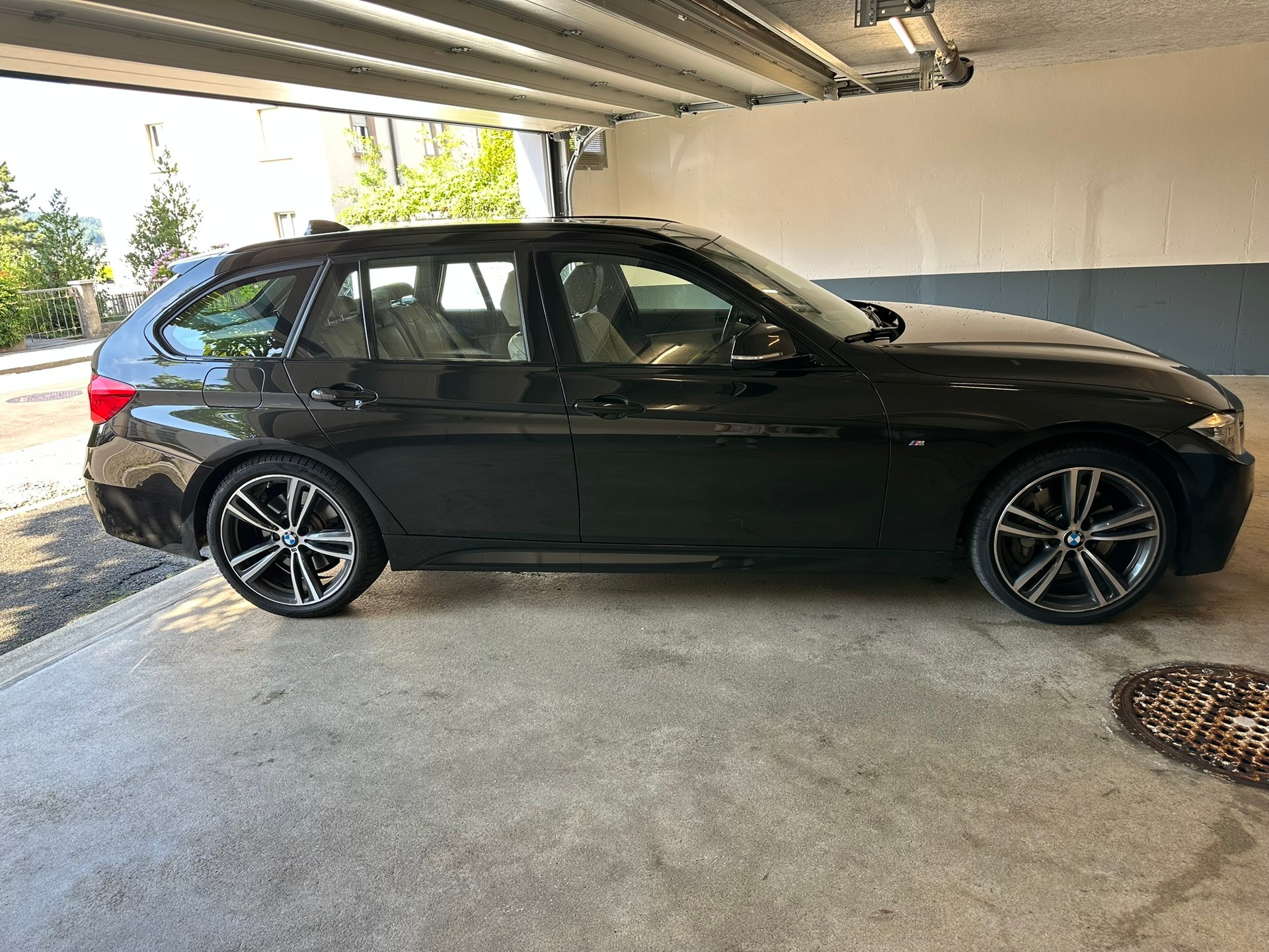 BMW 340i xDrive-image-1