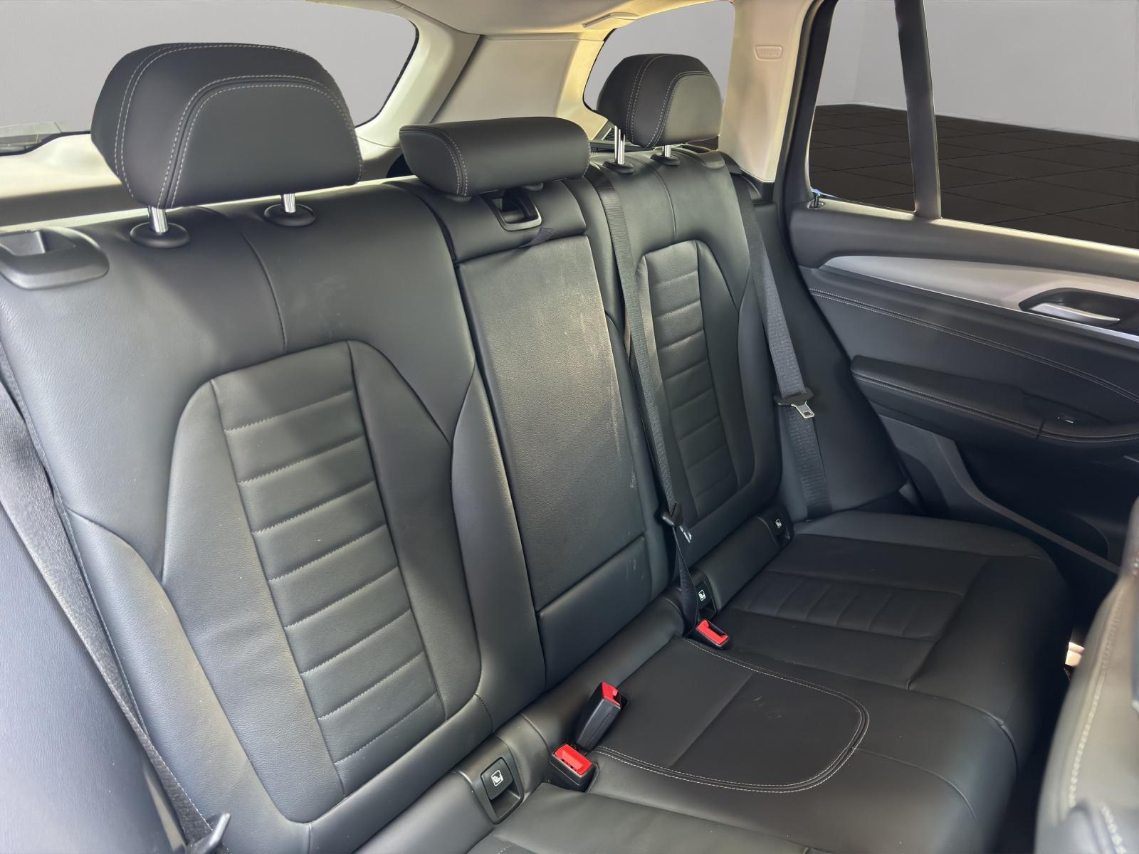 BMW X3 30e xDrive-image-11