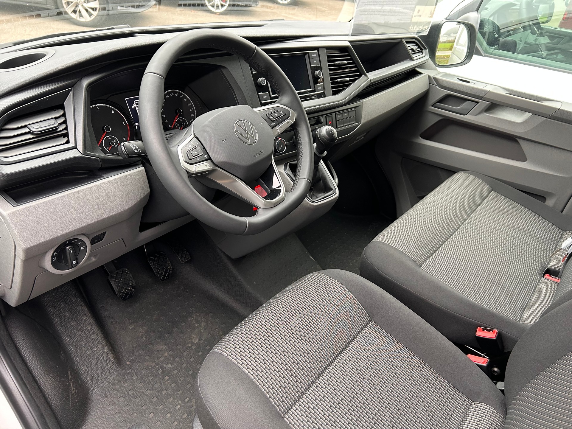 VW T6.1 2.0 TDI-image-6