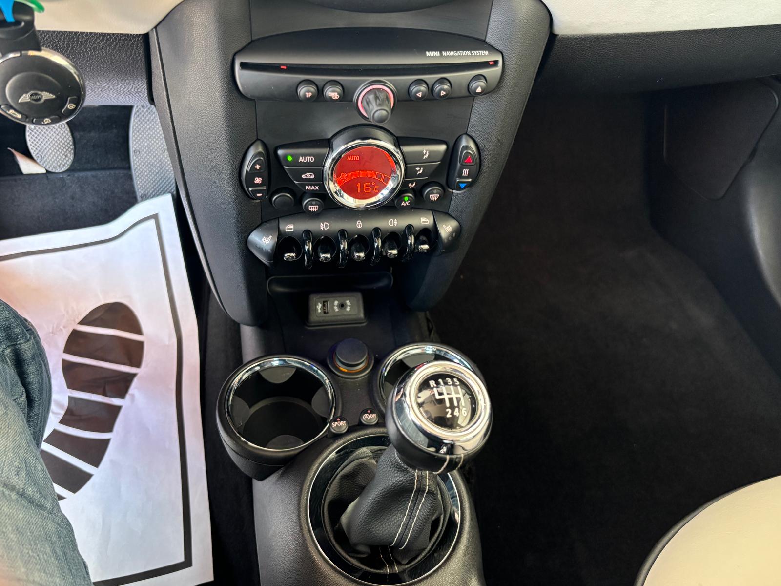 MINI Cooper-image-12