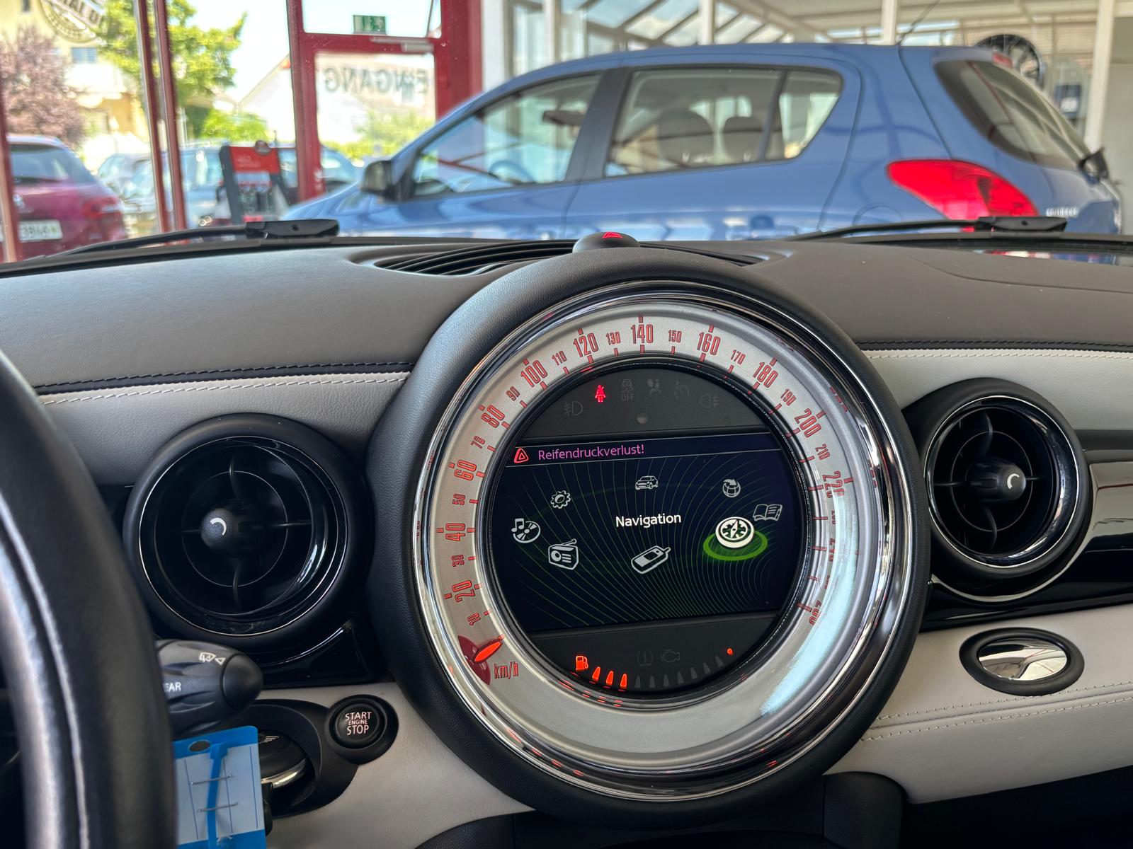 MINI Cooper-image-9