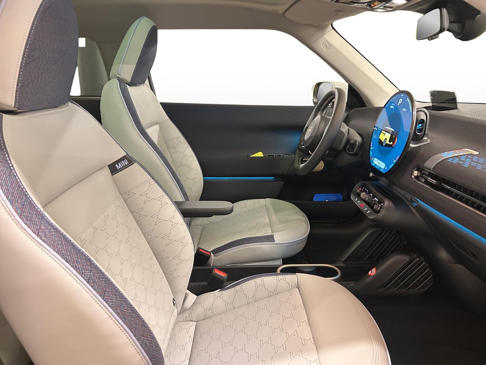 MINI Cooper SE J01-image-12