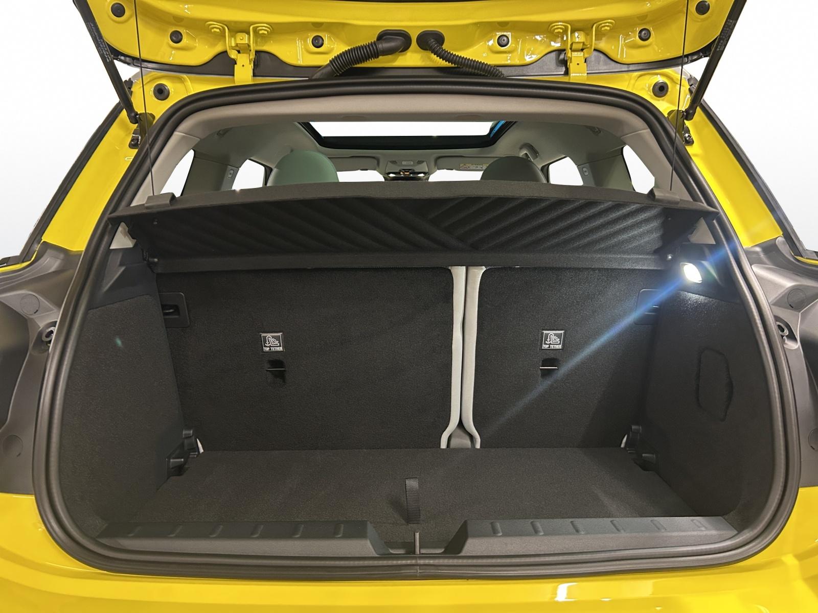 MINI Cooper SE J01-image-6