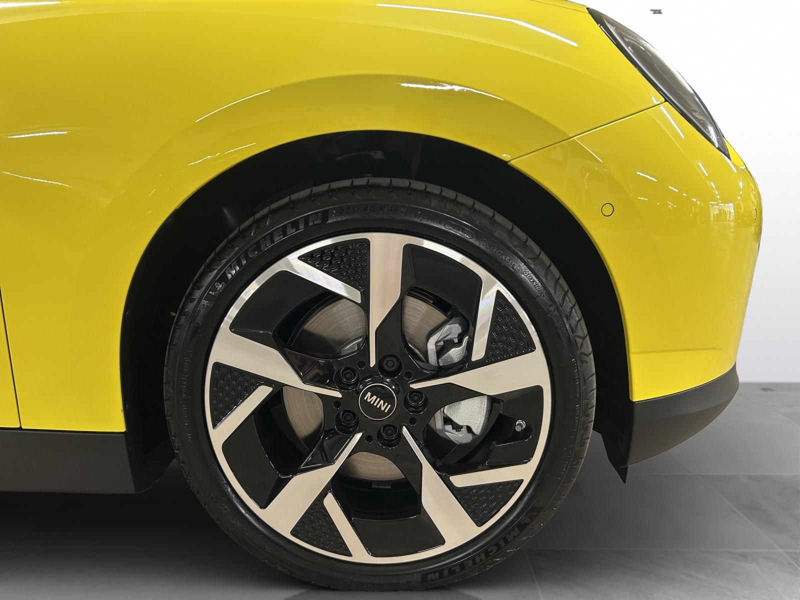 MINI Cooper SE J01-image-9