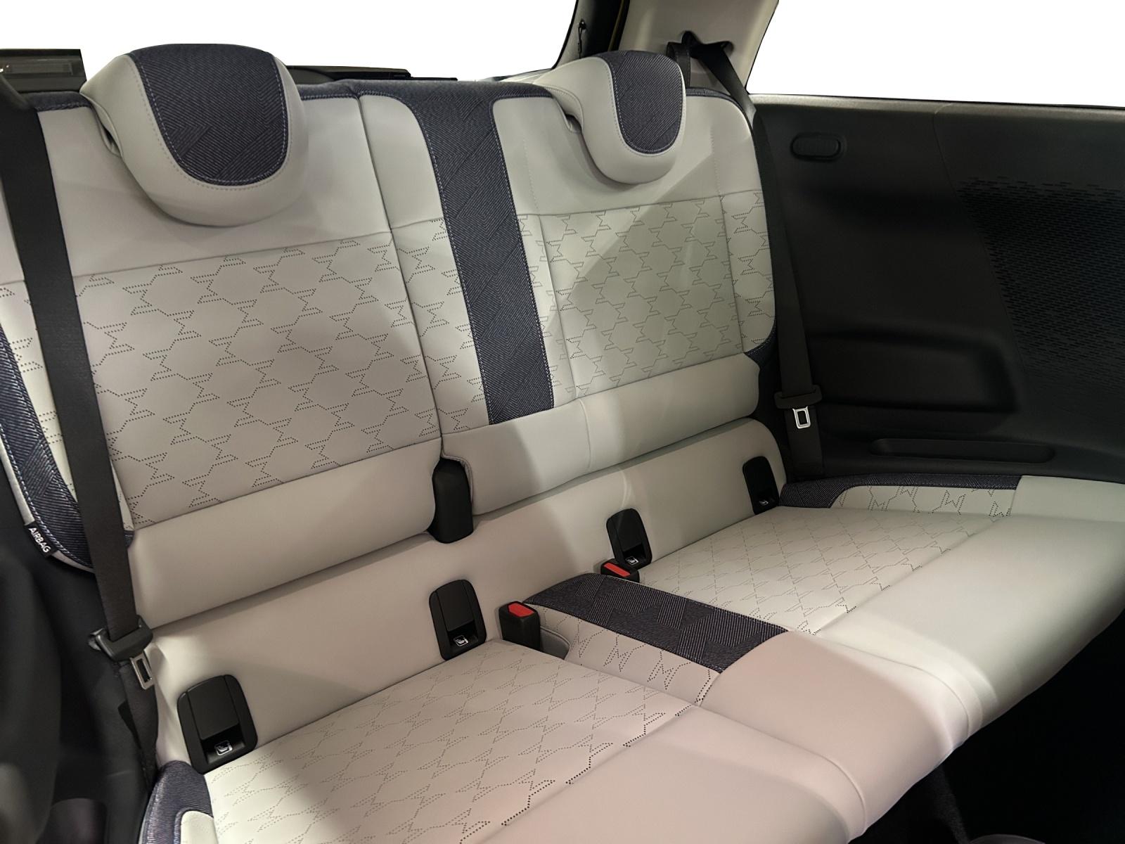 MINI Cooper SE J01-image-22