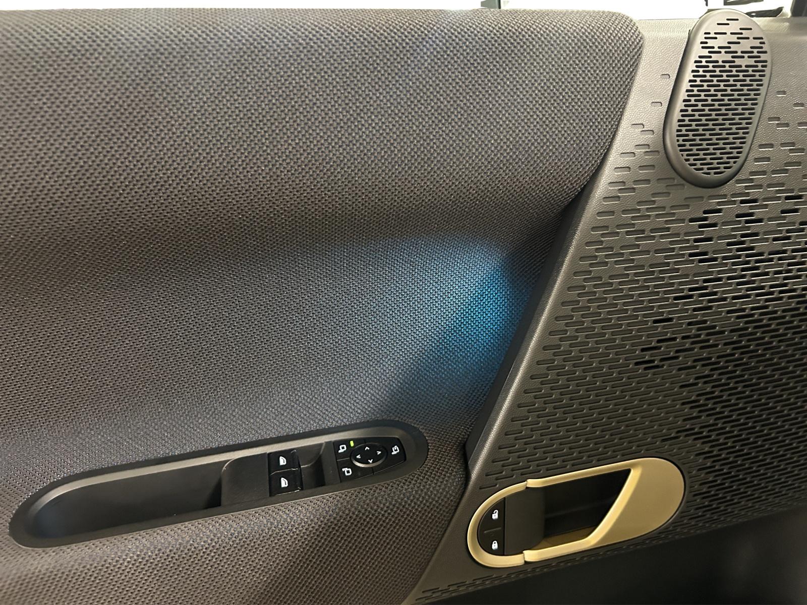 MINI Cooper SE J01-image-16