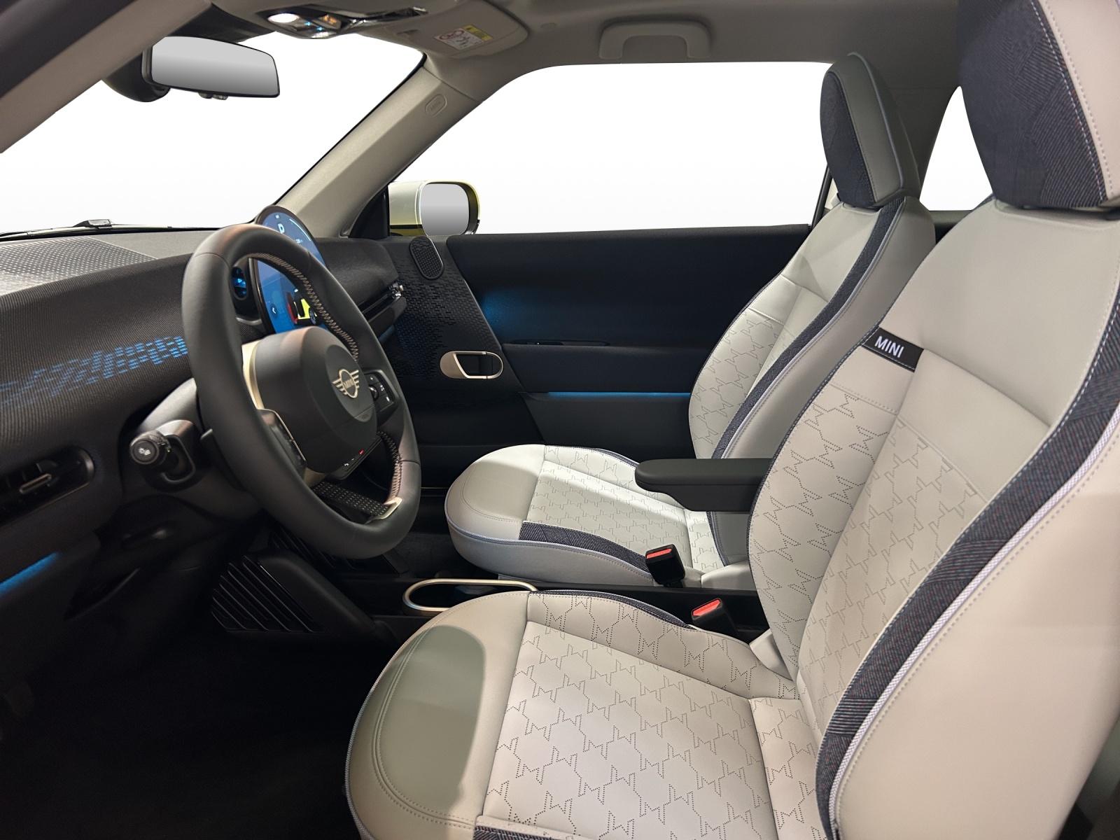 MINI Cooper SE J01-image-15