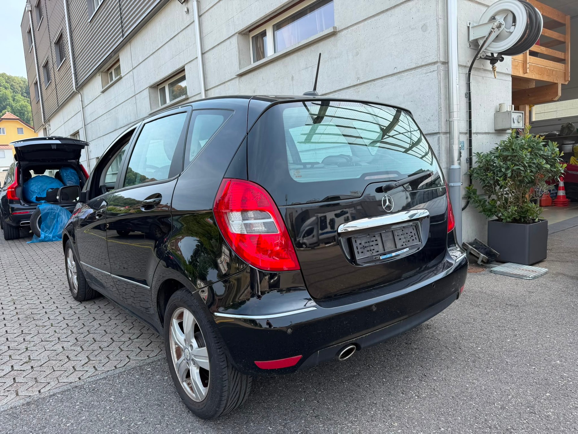 MERCEDES-BENZ A 180 Avantgarde Selection Autotronic-image-5