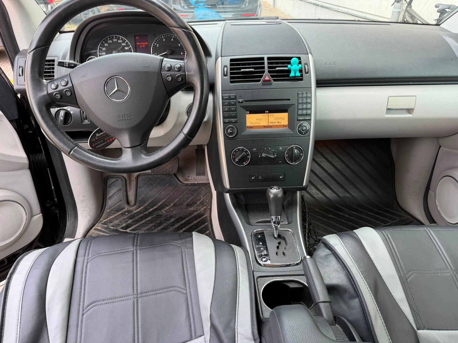 MERCEDES-BENZ A 180 Avantgarde Selection Autotronic-image-7