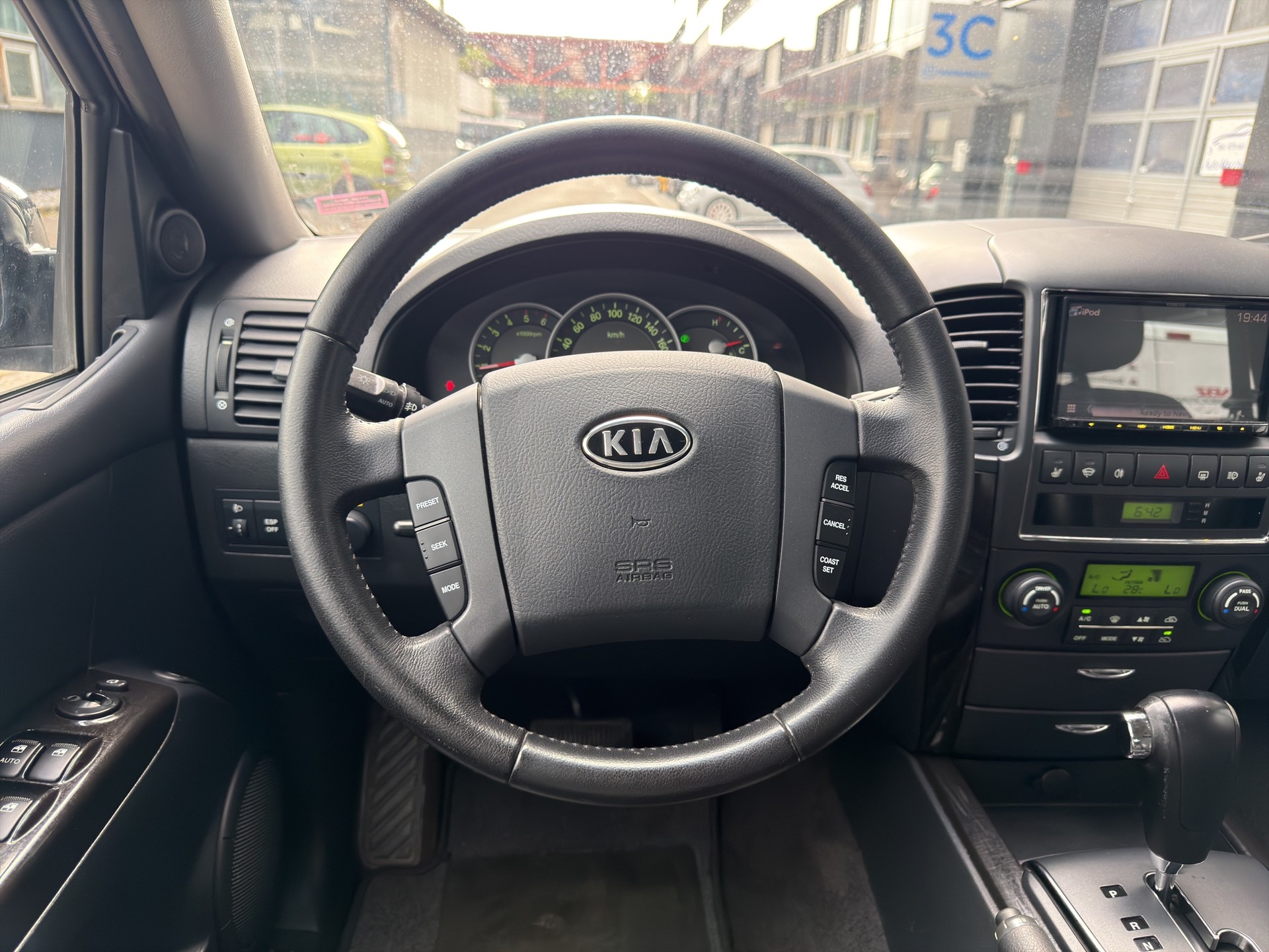 KIA Sorento 2.5 CRDI Style-image-10