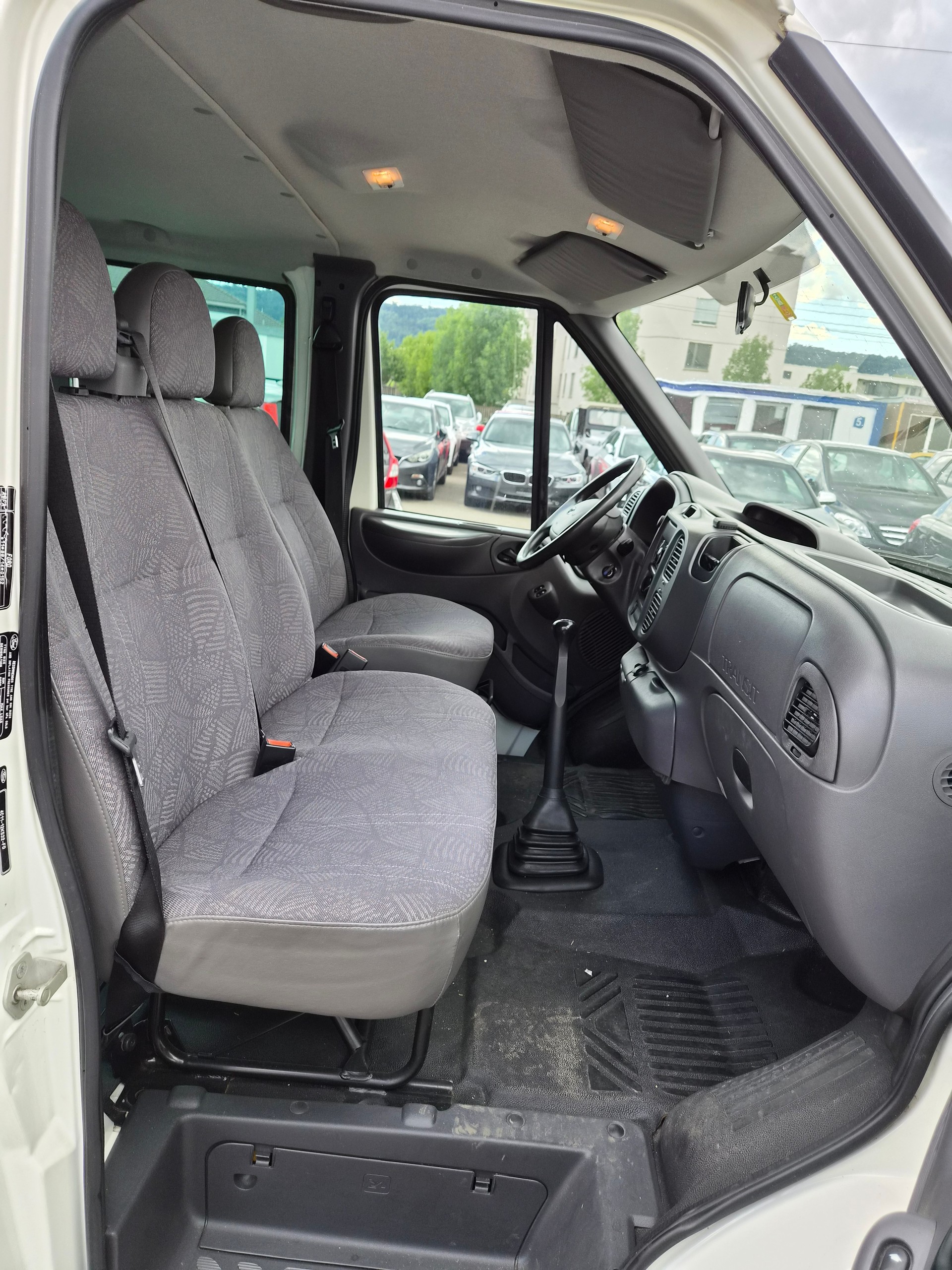 FORD Transit 2.0TD 280 S Combi-image-10