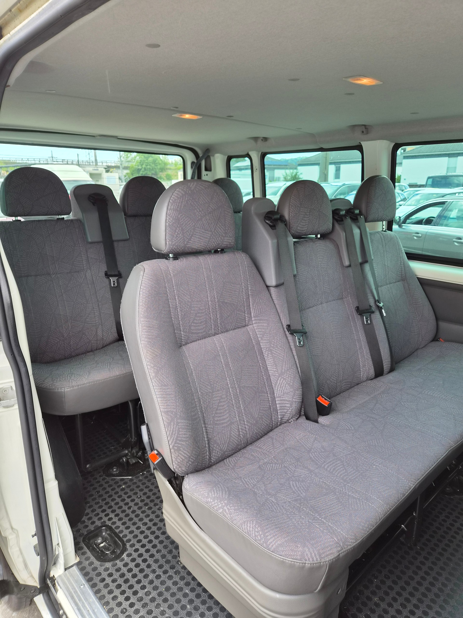 FORD Transit 2.0TD 280 S Combi-image-11