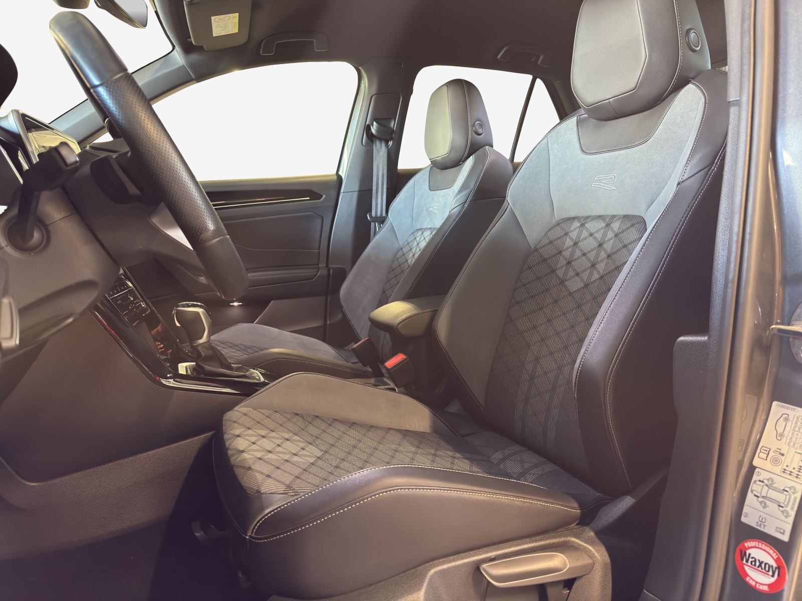 VW T-Roc 1.5 TSI EVO R-Line DSG-image-15
