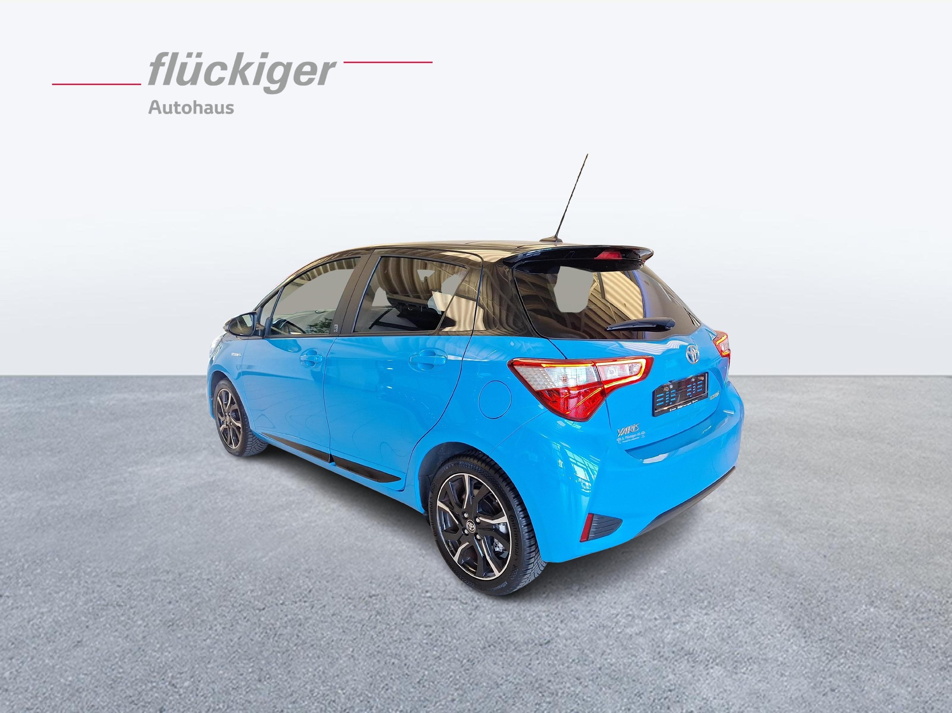TOYOTA Yaris 1.5 VVT-i HSD Limited-image-6
