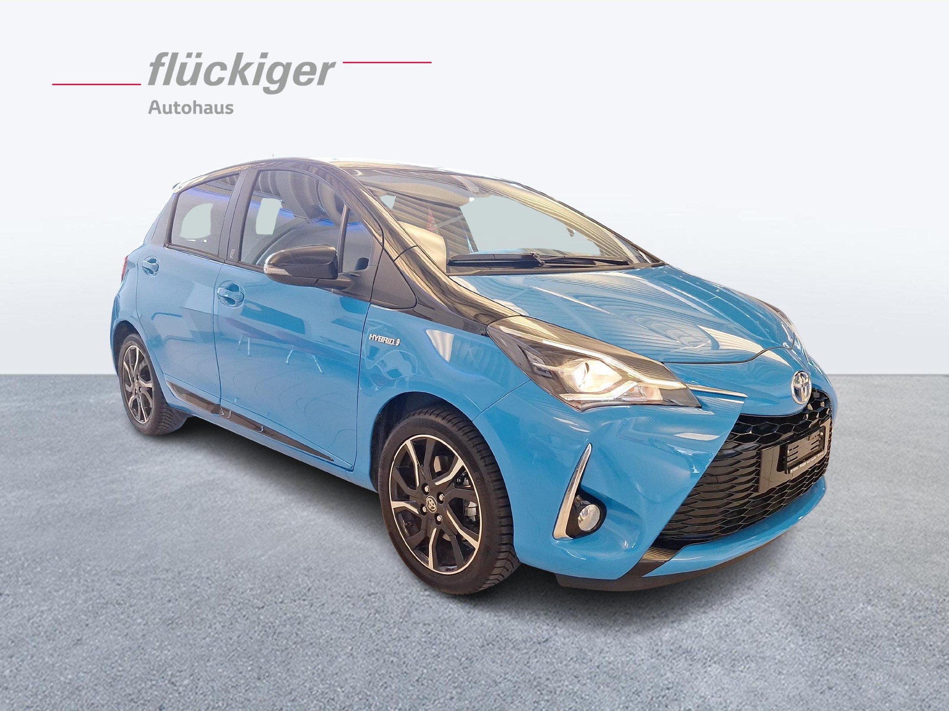 TOYOTA Yaris 1.5 VVT-i HSD Limited-showroom-element-2