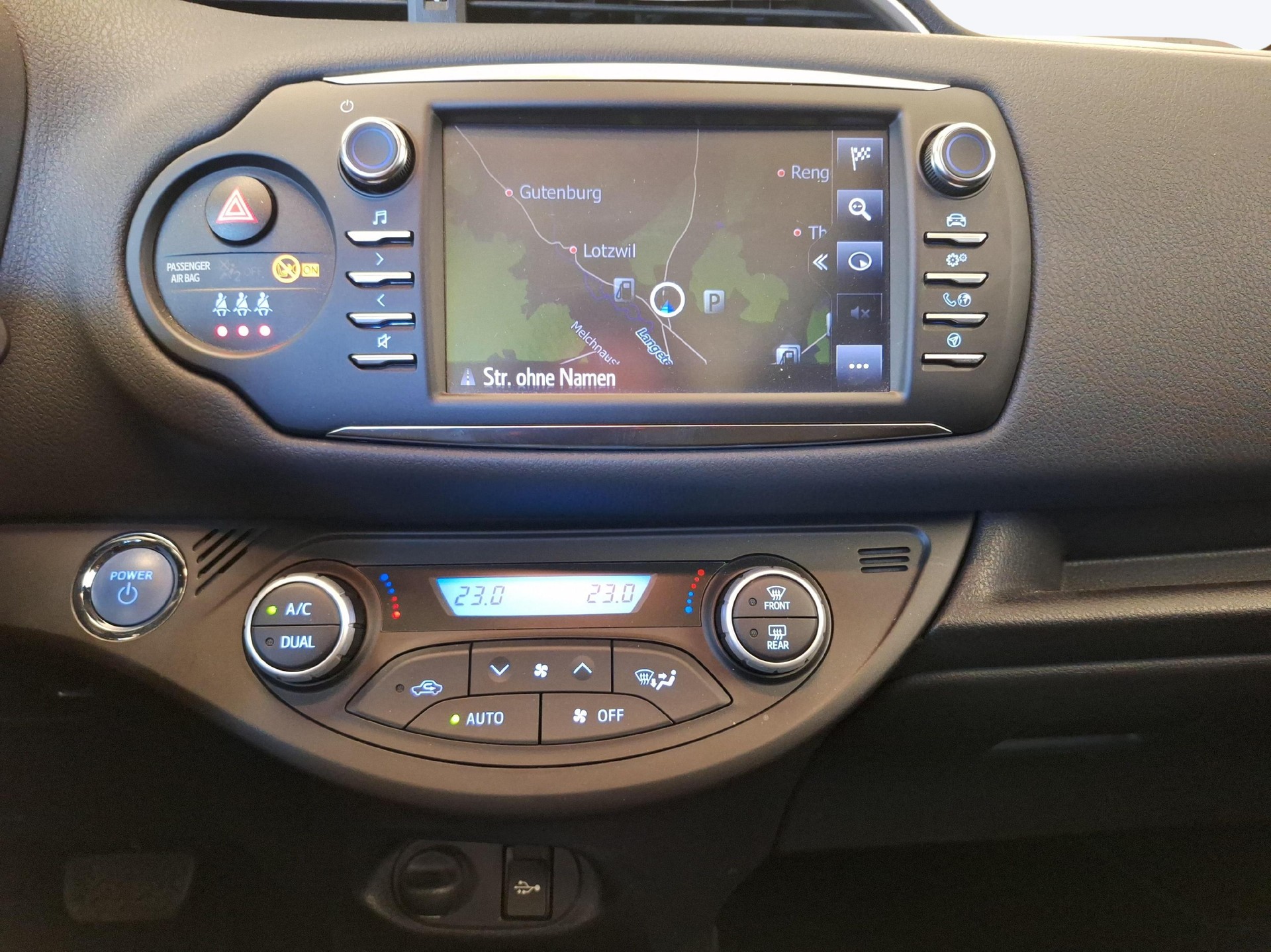 TOYOTA Yaris 1.5 VVT-i HSD Limited-image-13