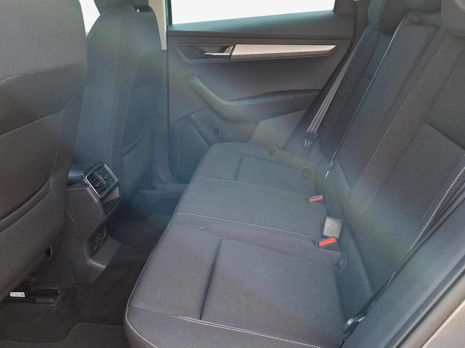 SKODA Karoq 1.0 TSI Ambition-image-11