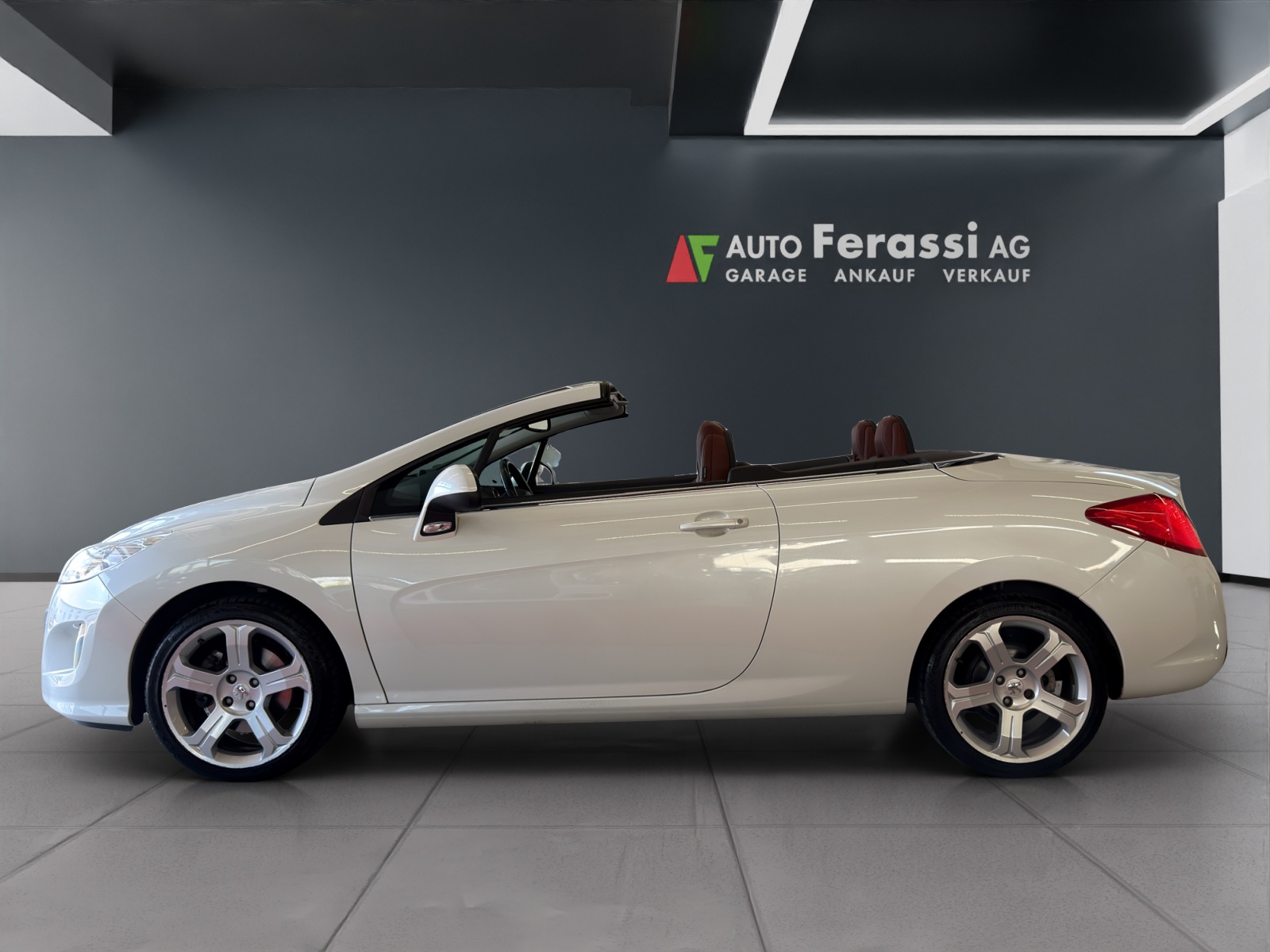 PEUGEOT 308 CC 1.6 16V Turbo Platinum Automatic-image-1