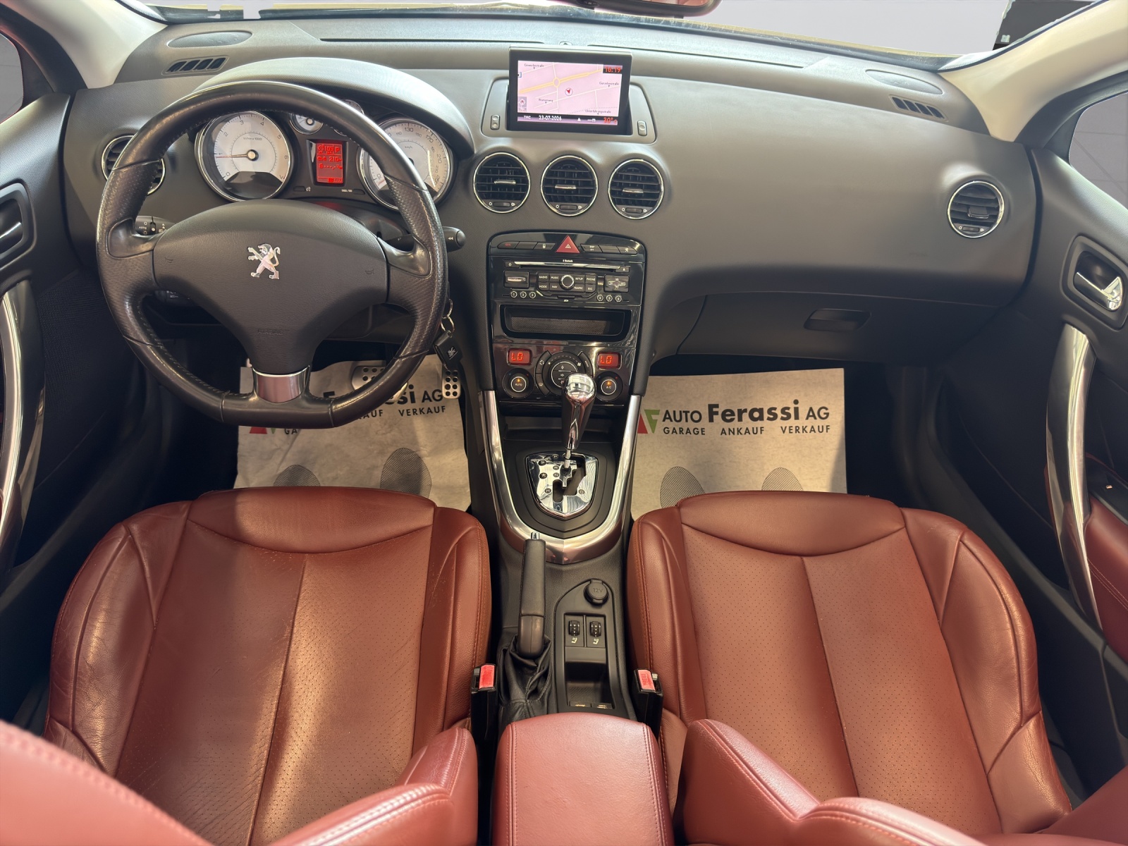 PEUGEOT 308 CC 1.6 16V Turbo Platinum Automatic-image-11