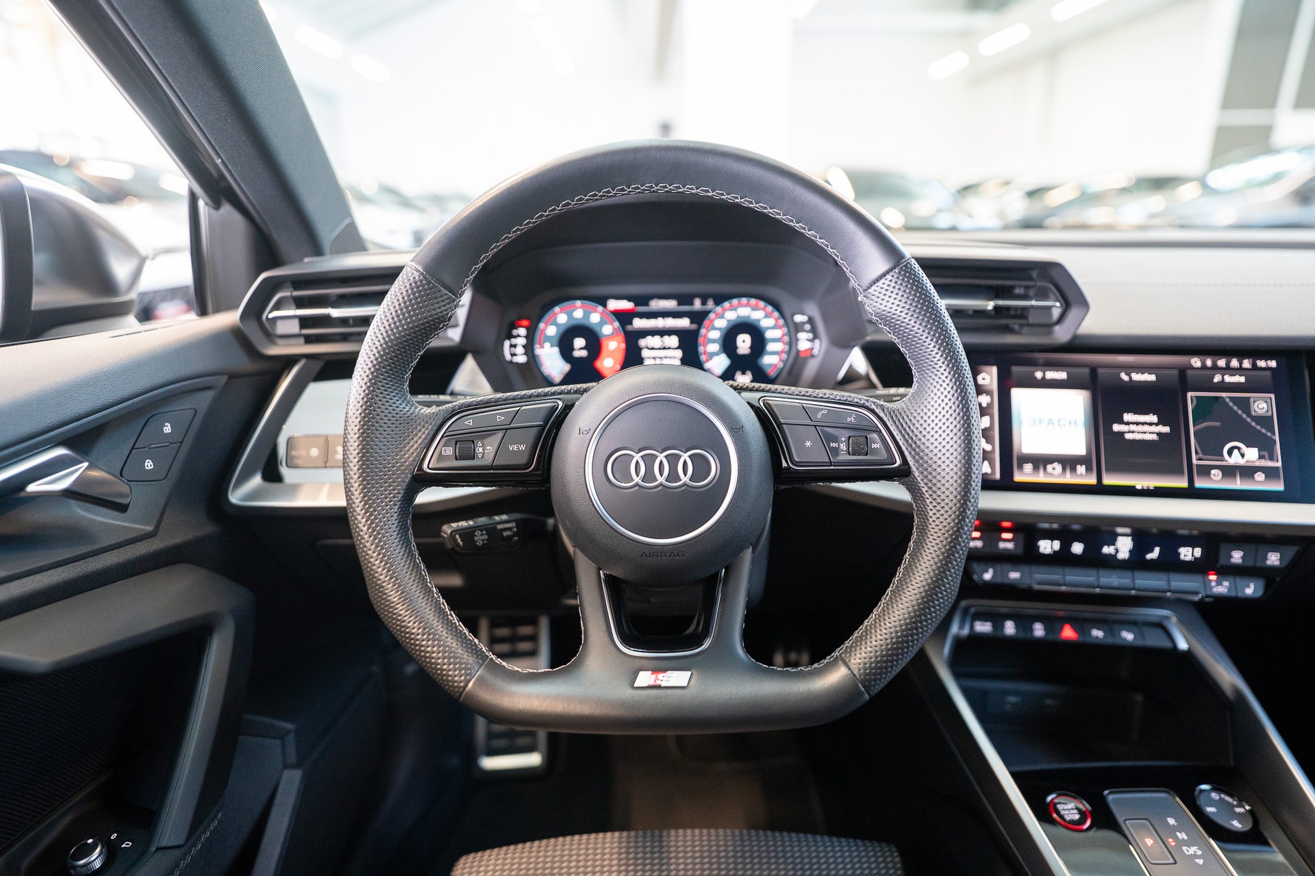 AUDI S3 Sportback 2.0 TFSI quattro S-Tronic / CH-Fahrzeug / Virtual Cockpit / Rückfahrkamera-image-17