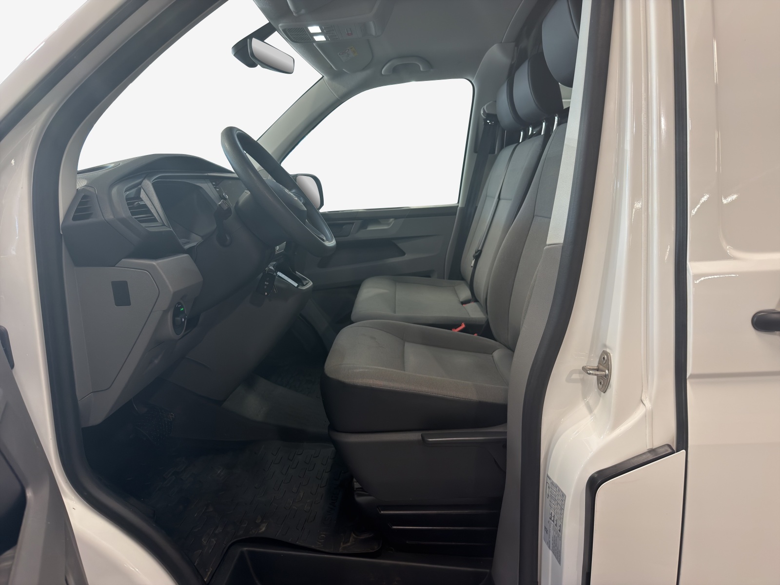 VW T6.1 2.0 TDI DSG-image-7