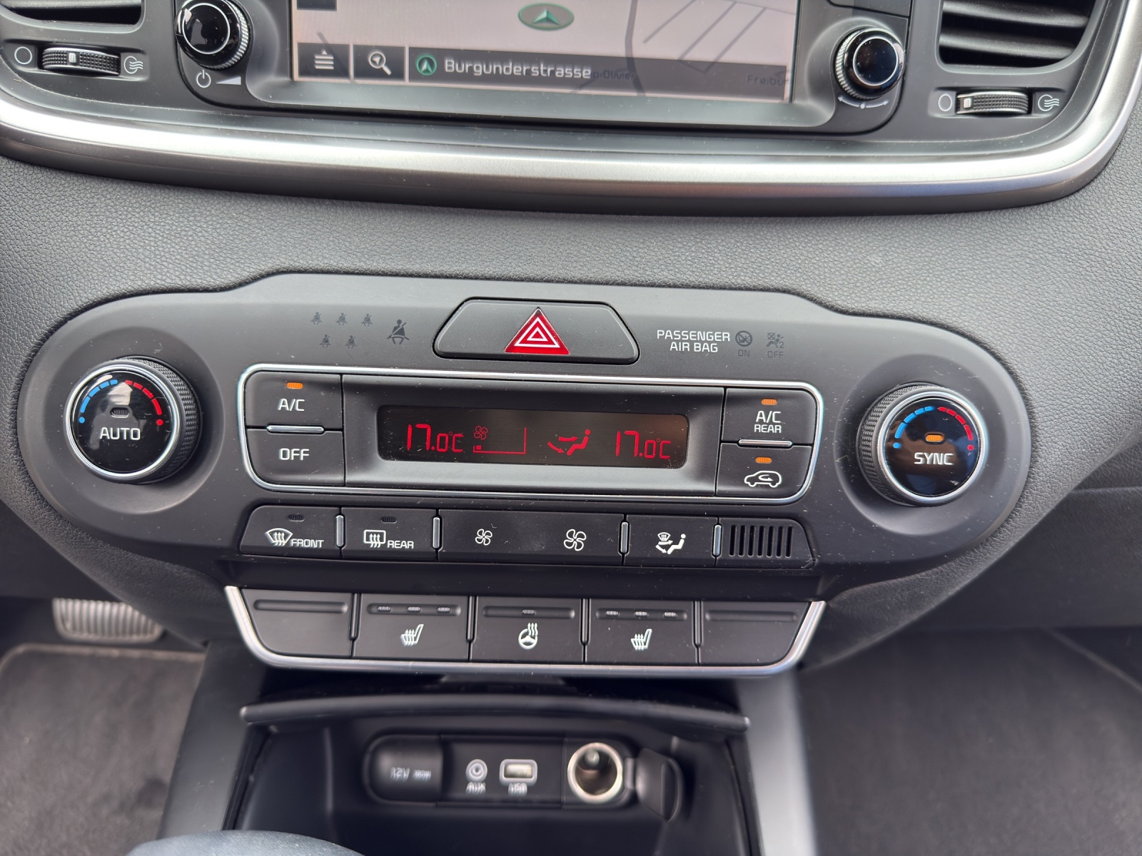 KIA Sorento 2.2 CRDI Trend Active 7P. Automatic-image-14