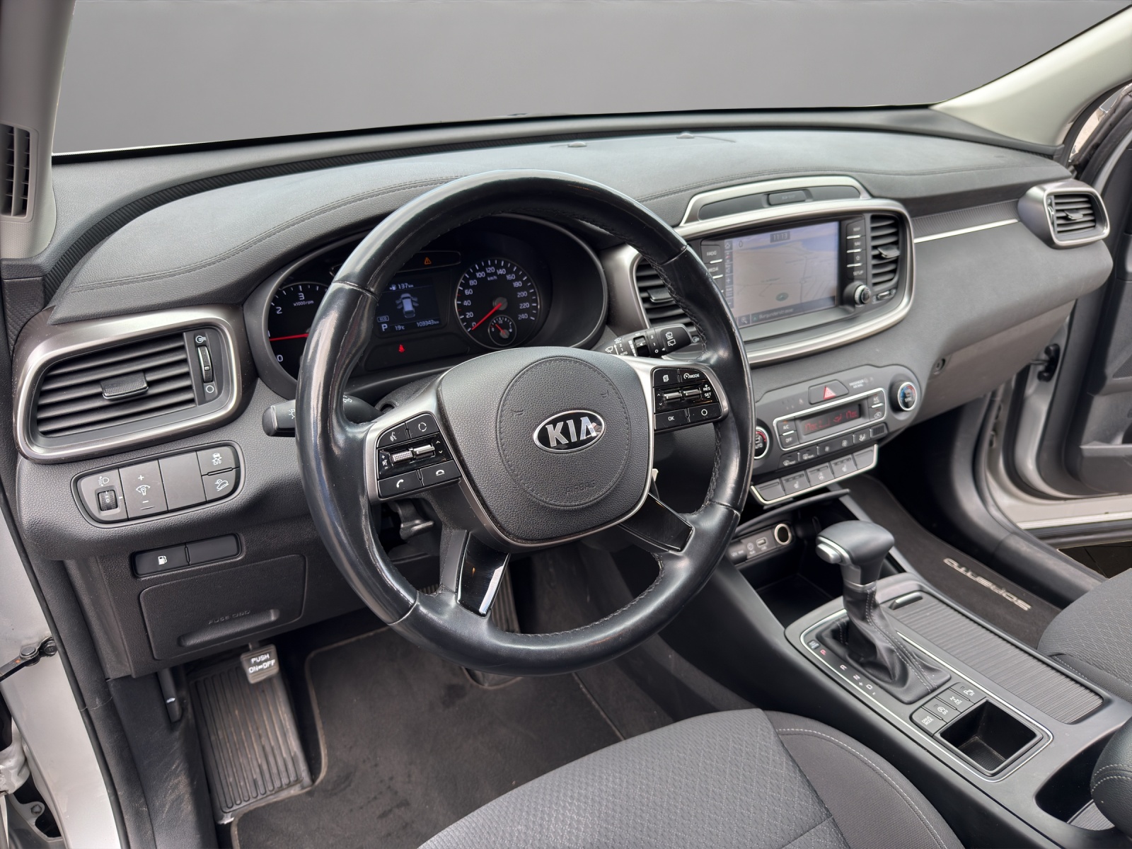KIA Sorento 2.2 CRDI Trend Active 7P. Automatic-image-9