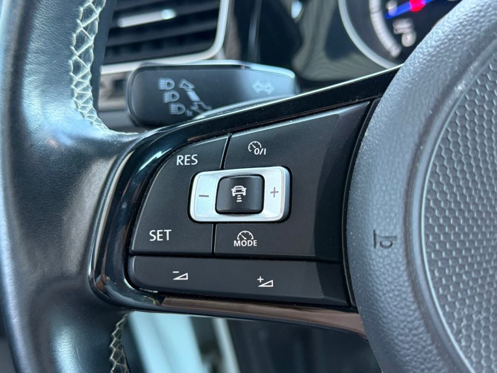 VW Golf VII 2.0 TSi R 4M-image-4