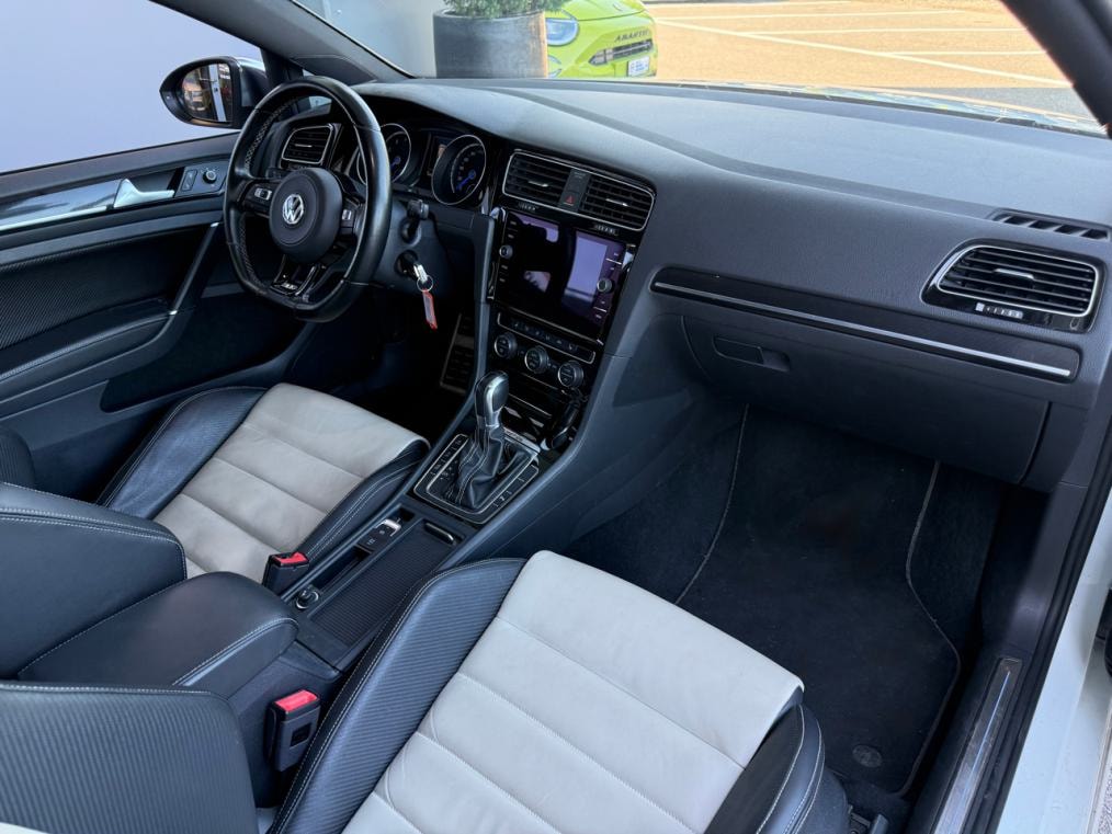 VW Golf VII 2.0 TSi R 4M-image-6