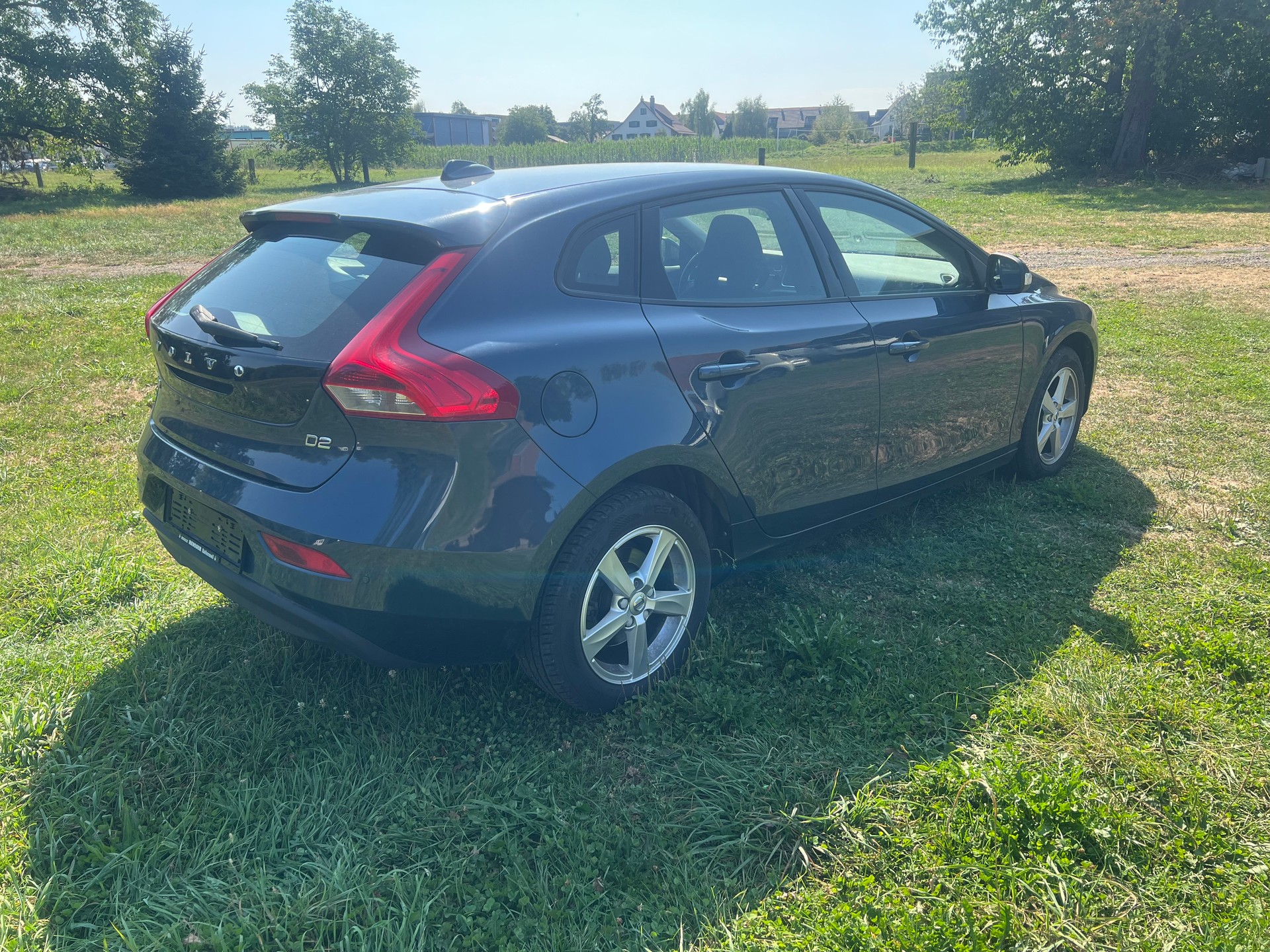 VOLVO V40 D2-image-3