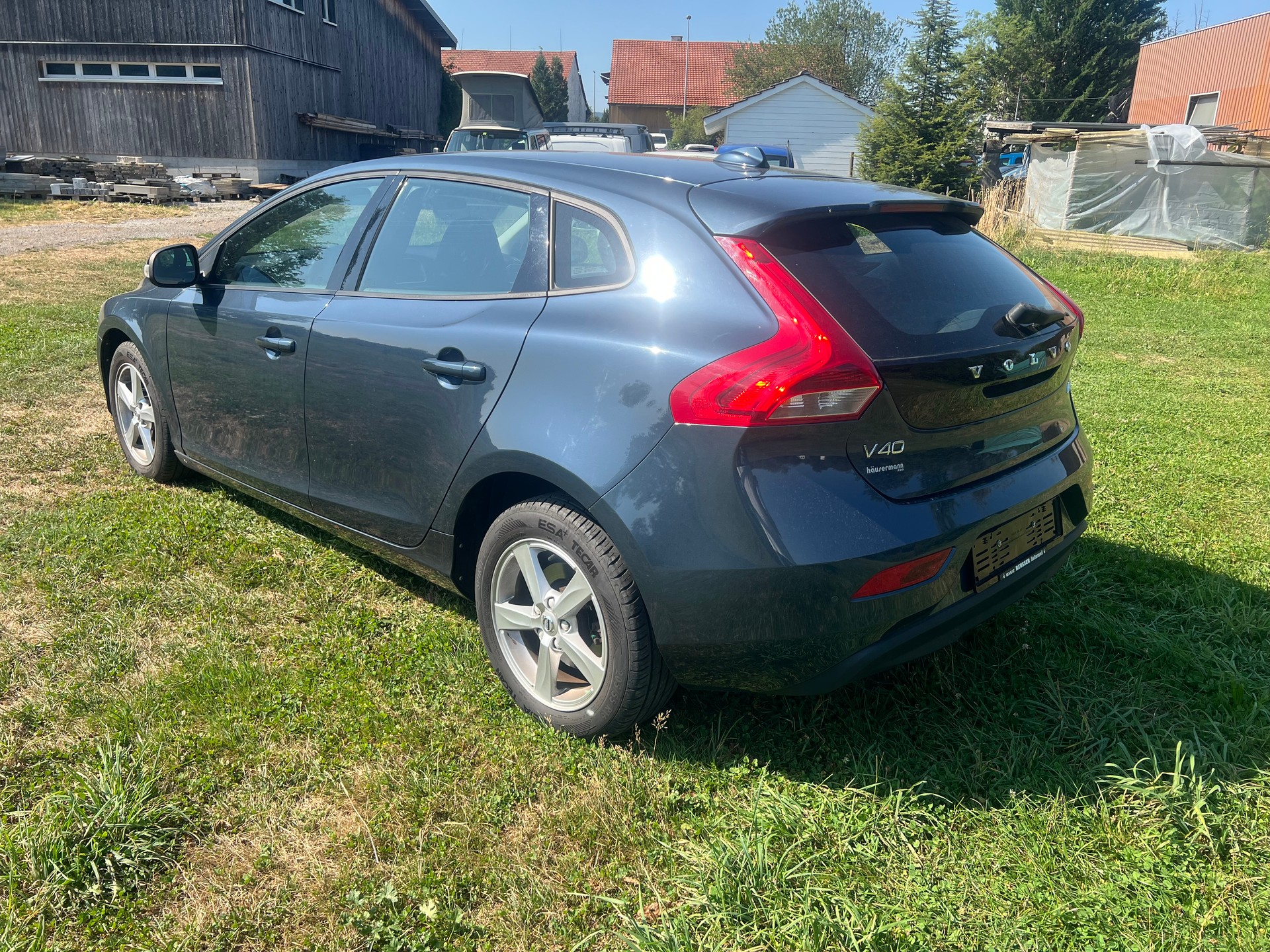 VOLVO V40 D2-image-5