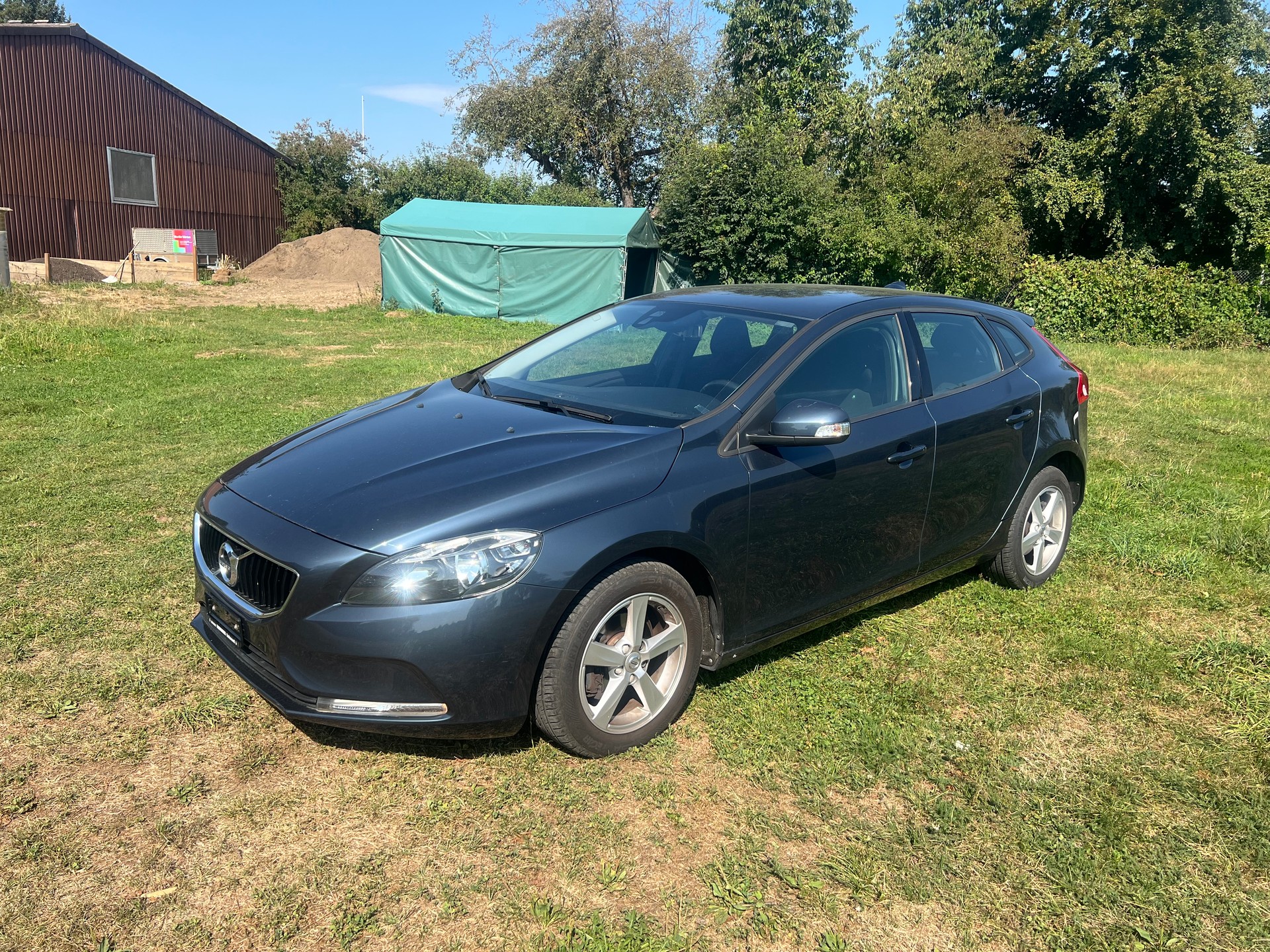 VOLVO V40 D2-image-0