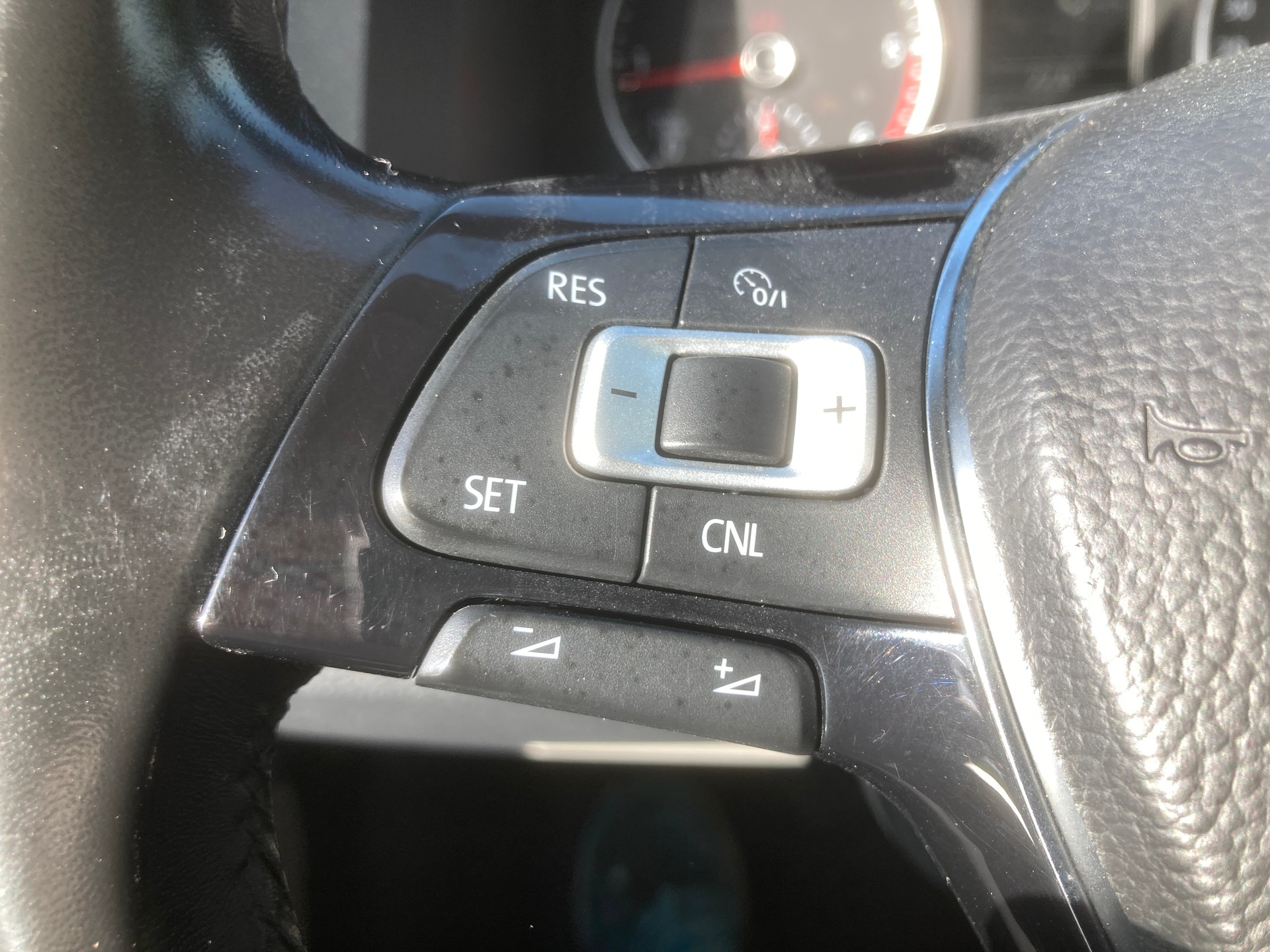 VW T6 2.0 TDI 4Motion L2 9 Sitzer + Anhängerkupplung-image-10