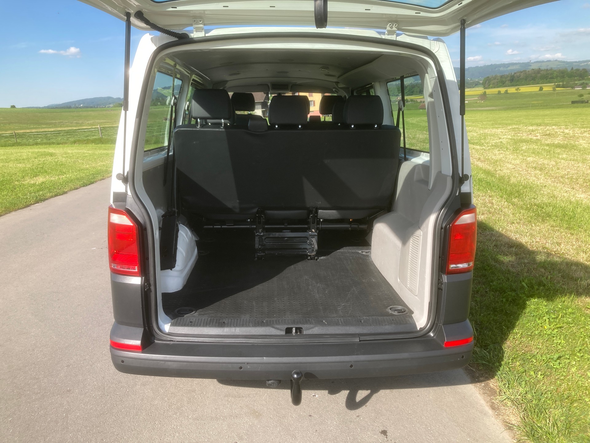 VW T6 2.0 TDI 4Motion L2 9 Sitzer + Anhängerkupplung-image-6