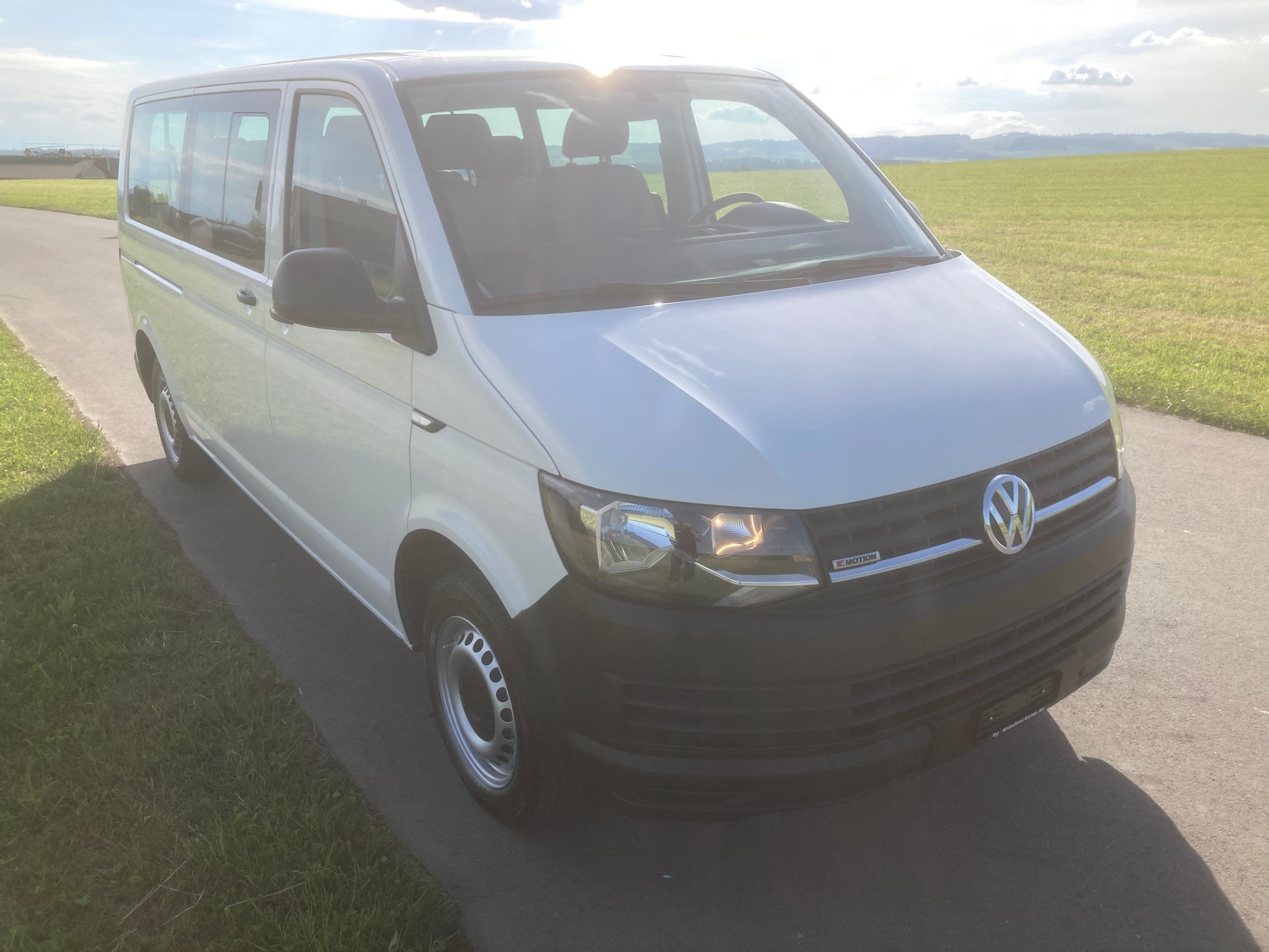 VW T6 2.0 TDI 4Motion L2 9 Sitzer + Anhängerkupplung-image-1