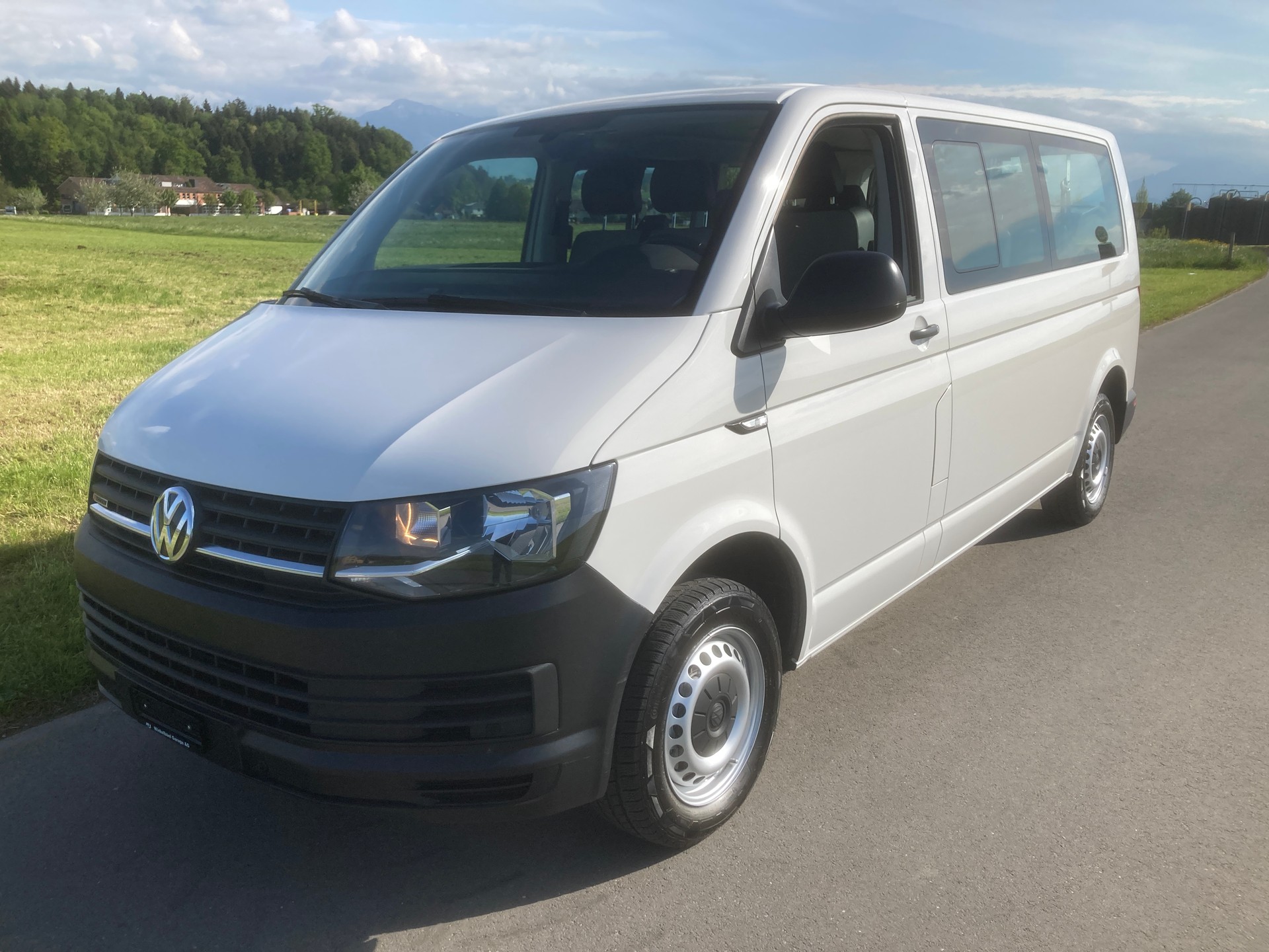 VW T6 2.0 TDI 4Motion L2 9 Sitzer + Anhängerkupplung-image-0
