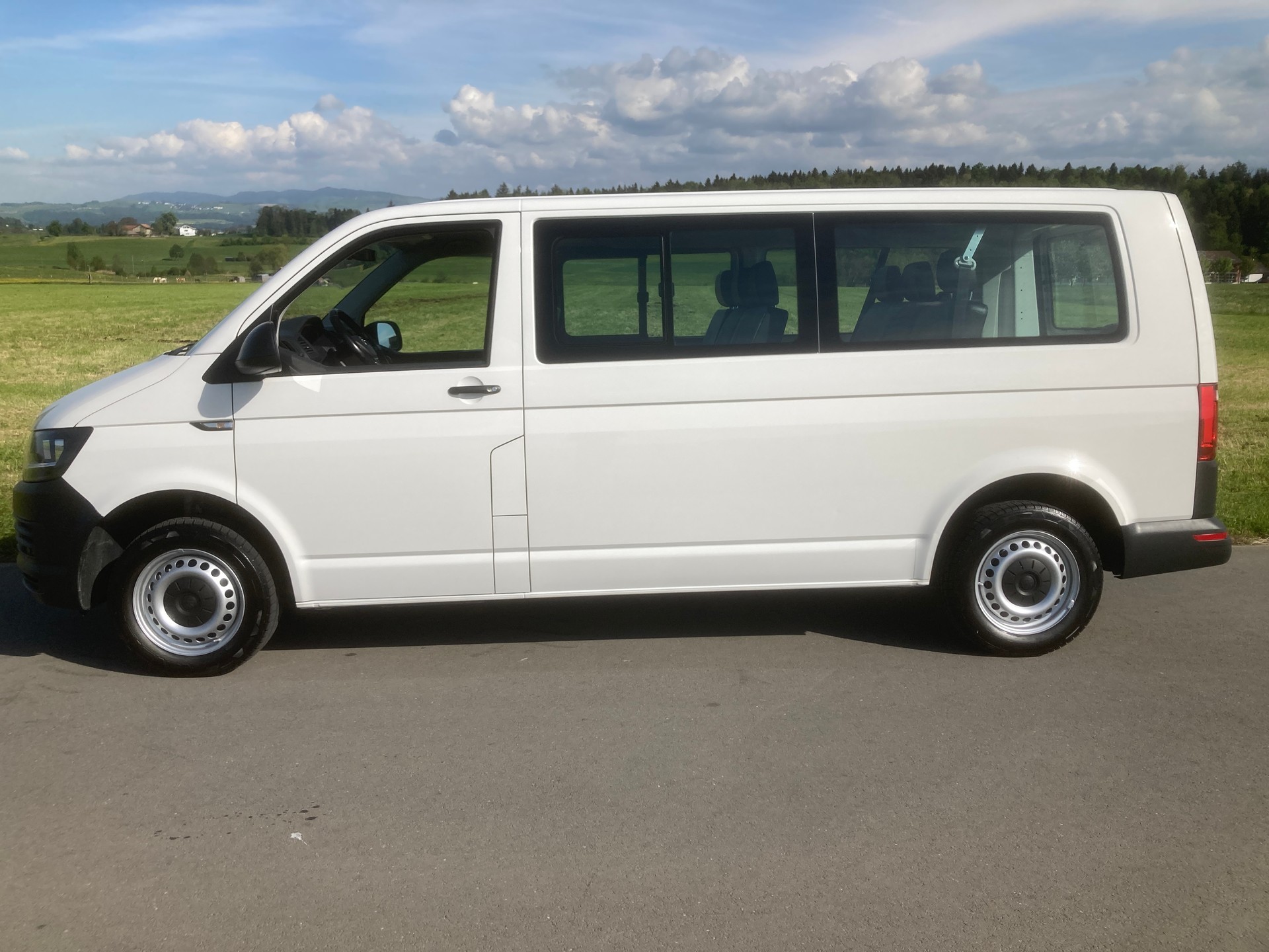 VW T6 2.0 TDI 4Motion L2 9 Sitzer + Anhängerkupplung-image-4